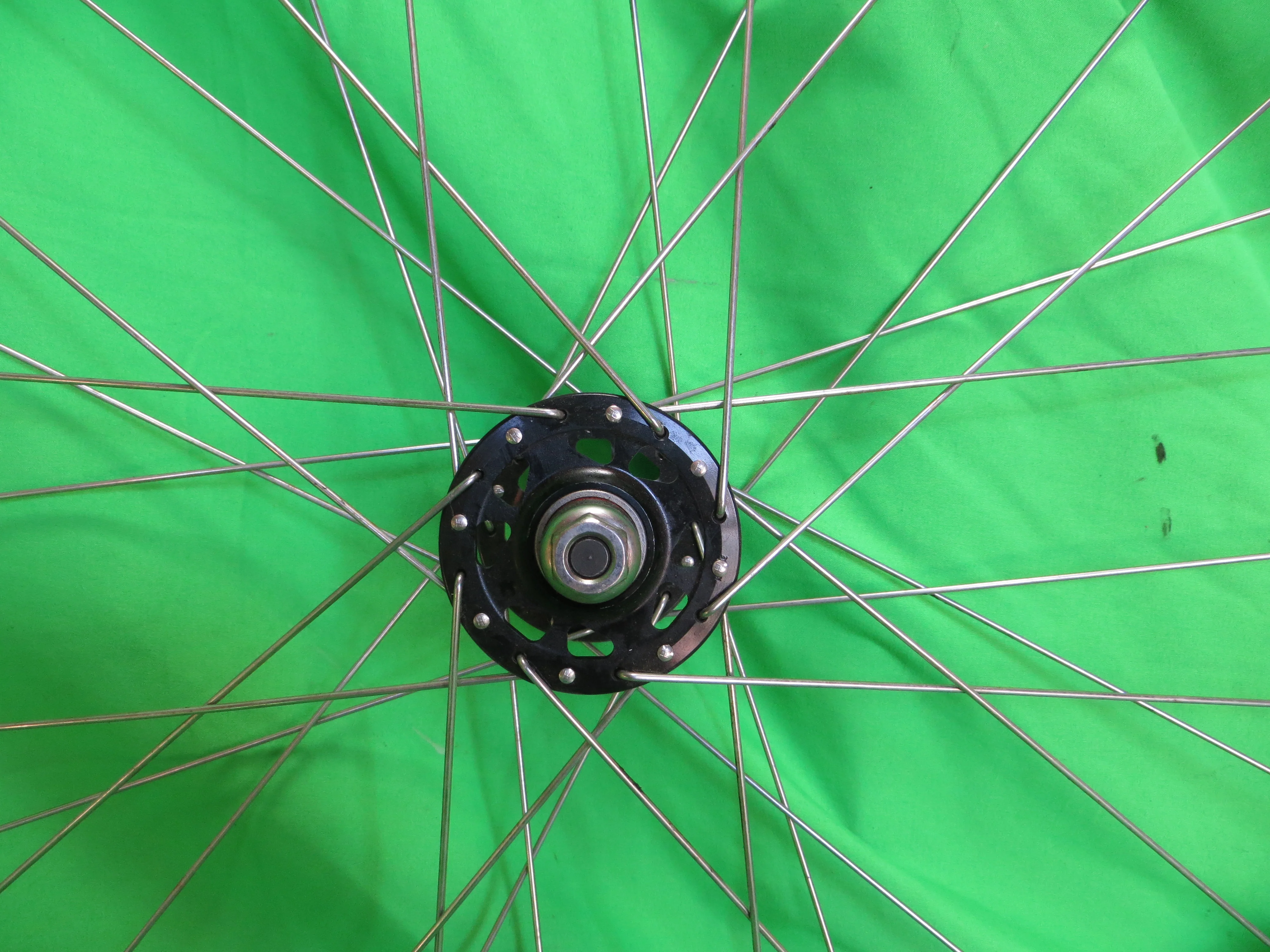 ALEXRIMS 700c 32H Rim, Unknown 100mm/9mm Front Hub, IRC Tire Clincher (24011203) - Image 5