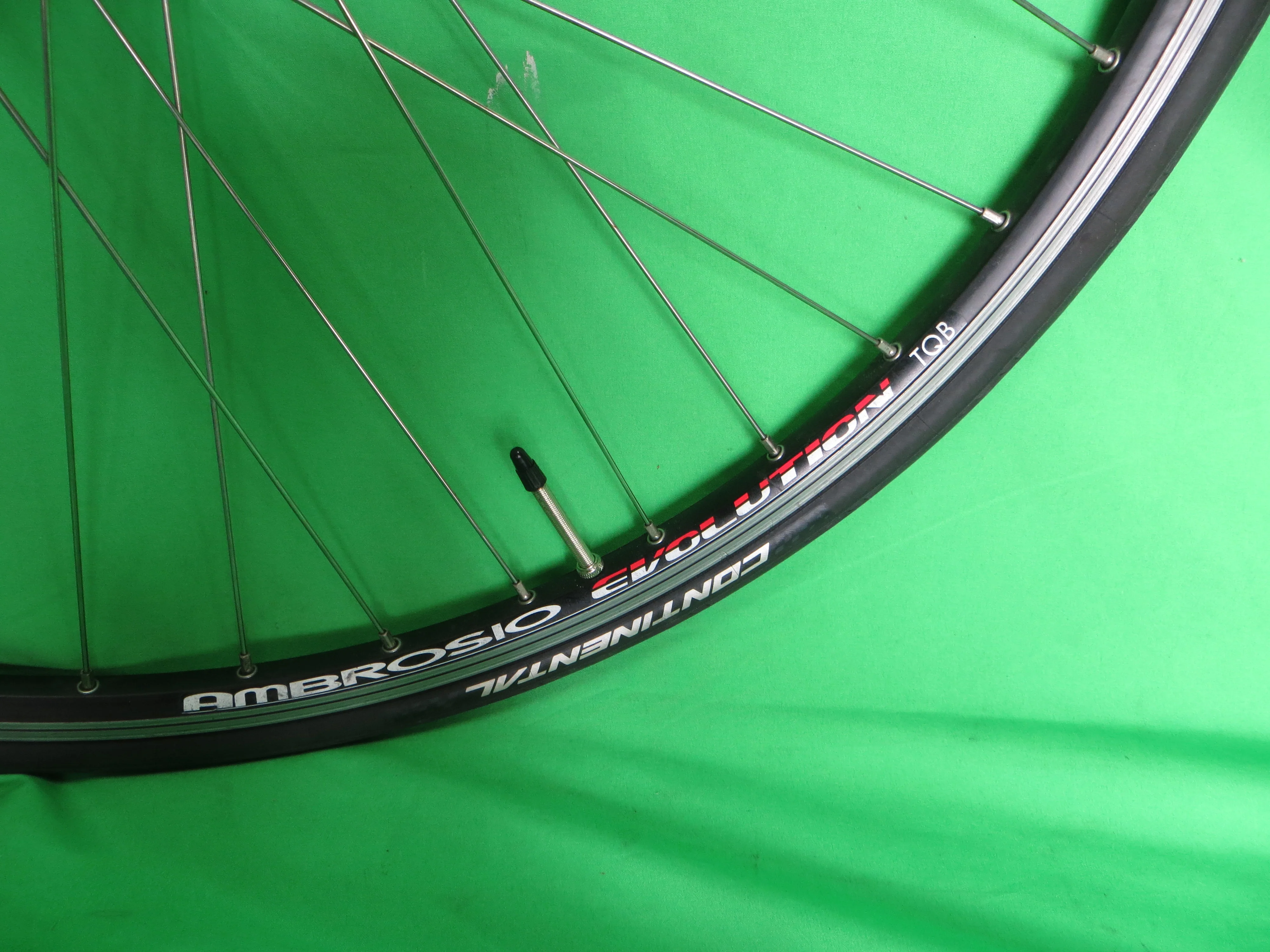 Ambrossio Evolution Clincher 36H 700c Rim, Yoshigai Gram Compe Rear Hub 120mm, Continental TIre (25032608) - Image 3