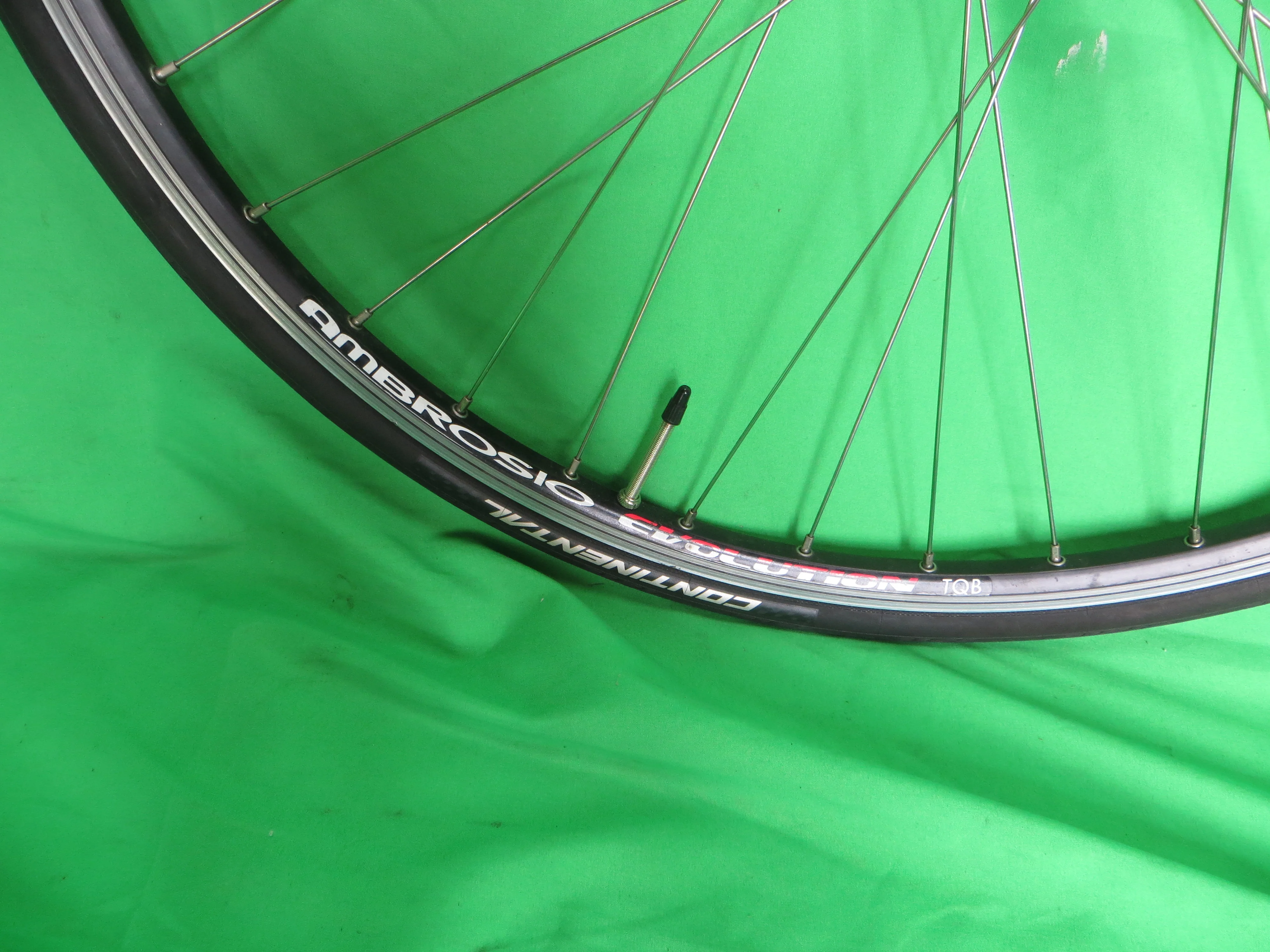 Ambrossio Evolution Clincher 36H 700c Rim, Yoshigai Gram Compe Rear Hub 120mm, Continental TIre (25032608) - Image 6