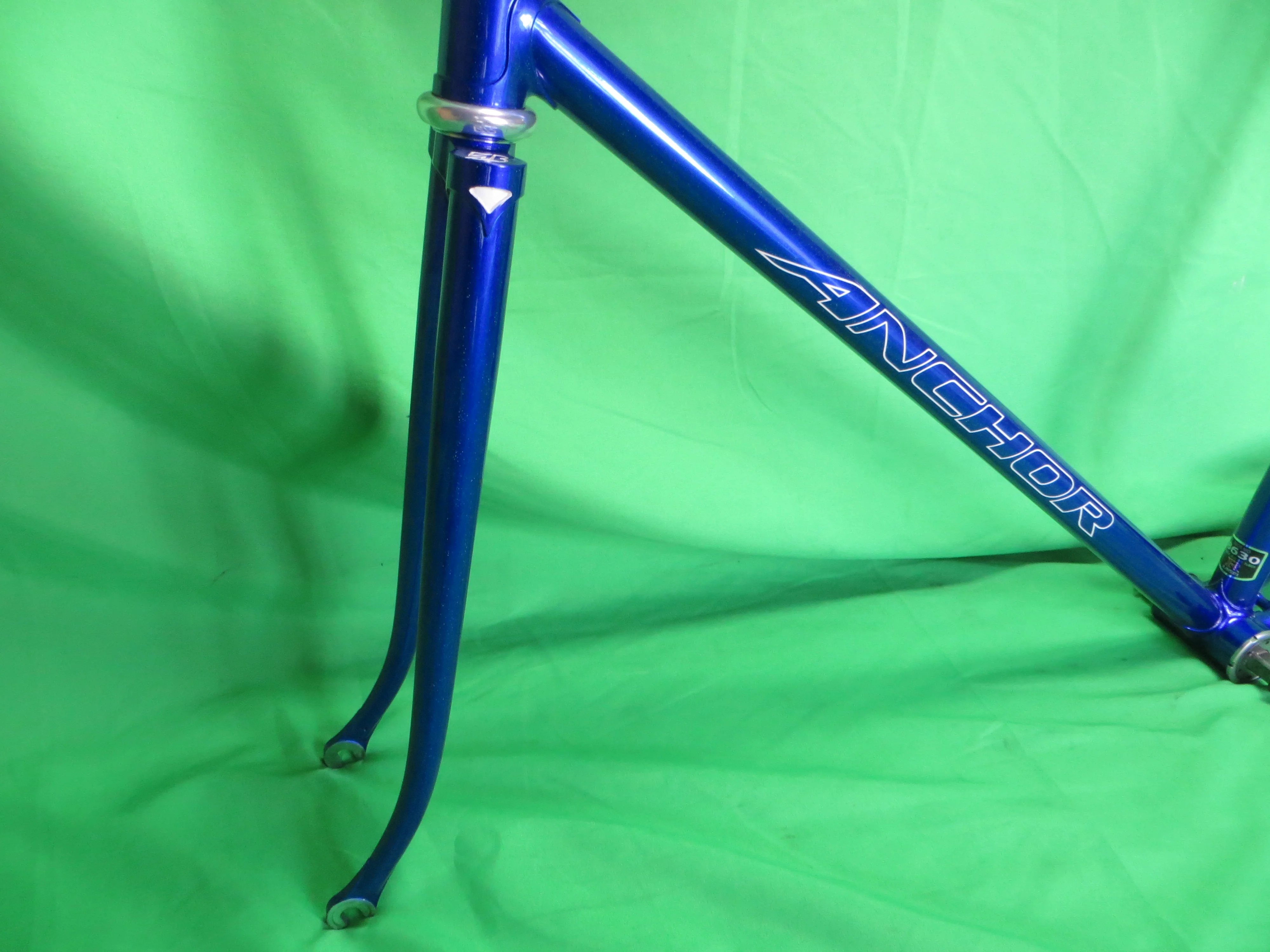 Anchor Kaisei 8630R // Deep Blue Metallic with Fine Rainbiw Flake // 54cm - Image 3