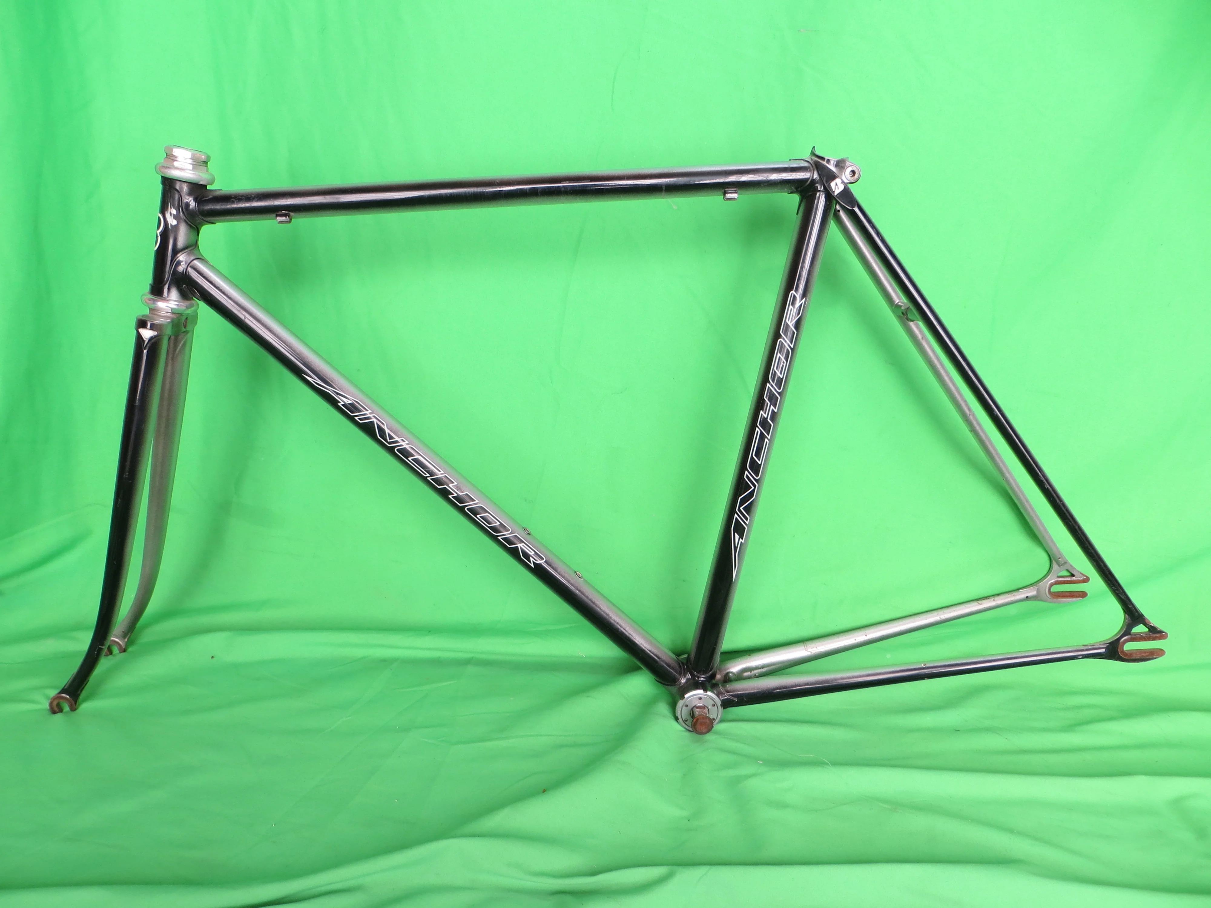 Anchor Drilled For Brakes // Silver / Black Fade // 50cm