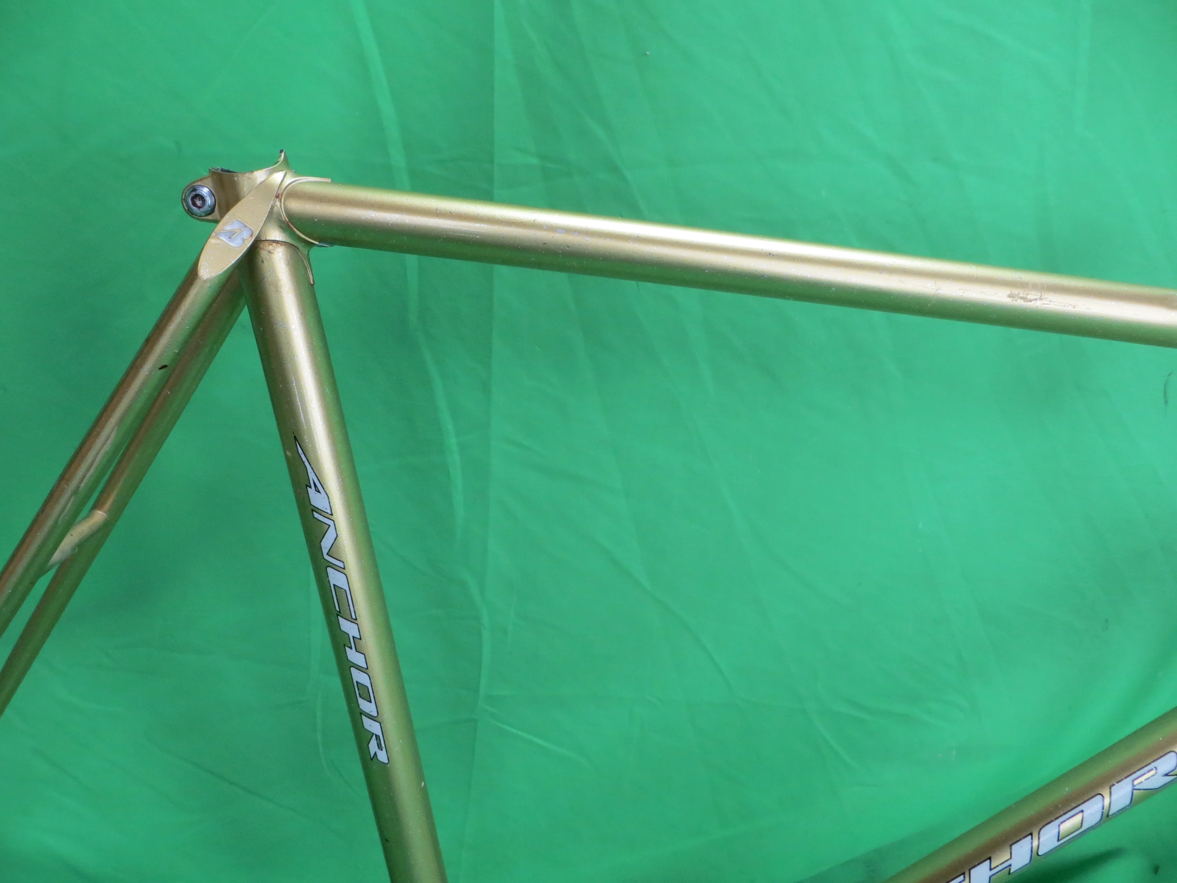 Anchor // Gold with Fine Rainbow Flake // 57cm - Image 12