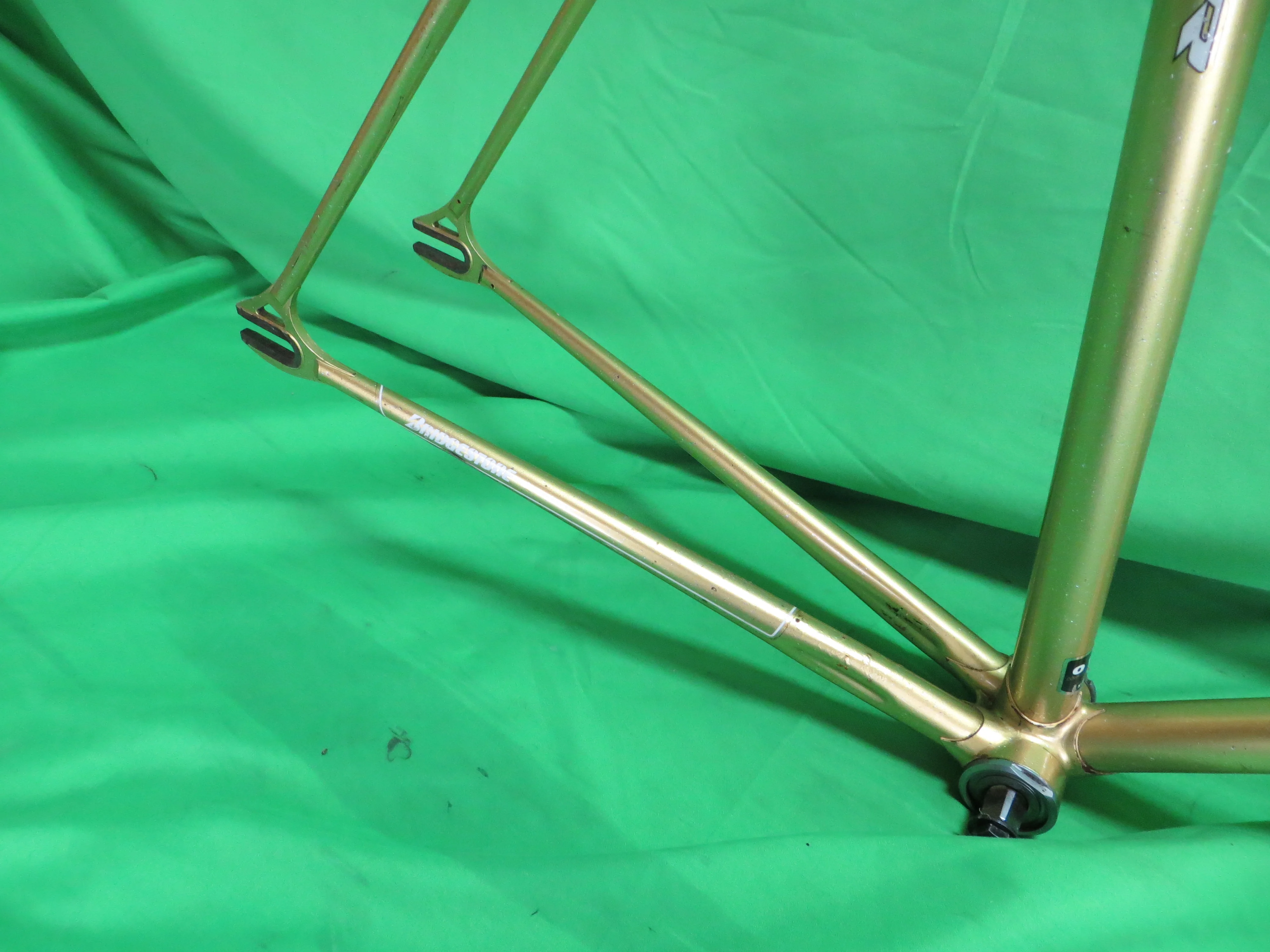 Anchor // Gold with Fine Rainbow Flake // 57cm - Image 14