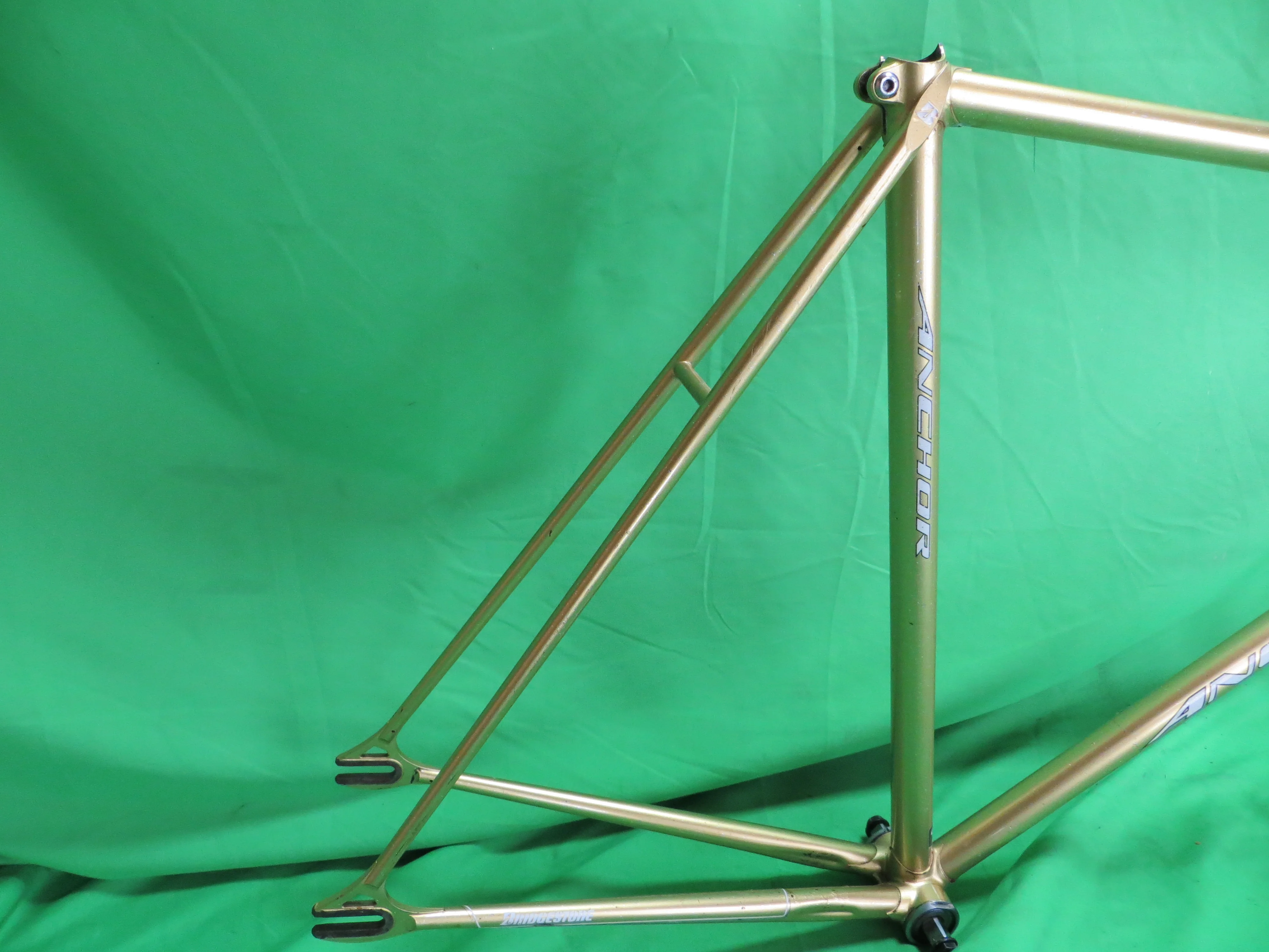 Anchor // Gold with Fine Rainbow Flake // 57cm - Image 15