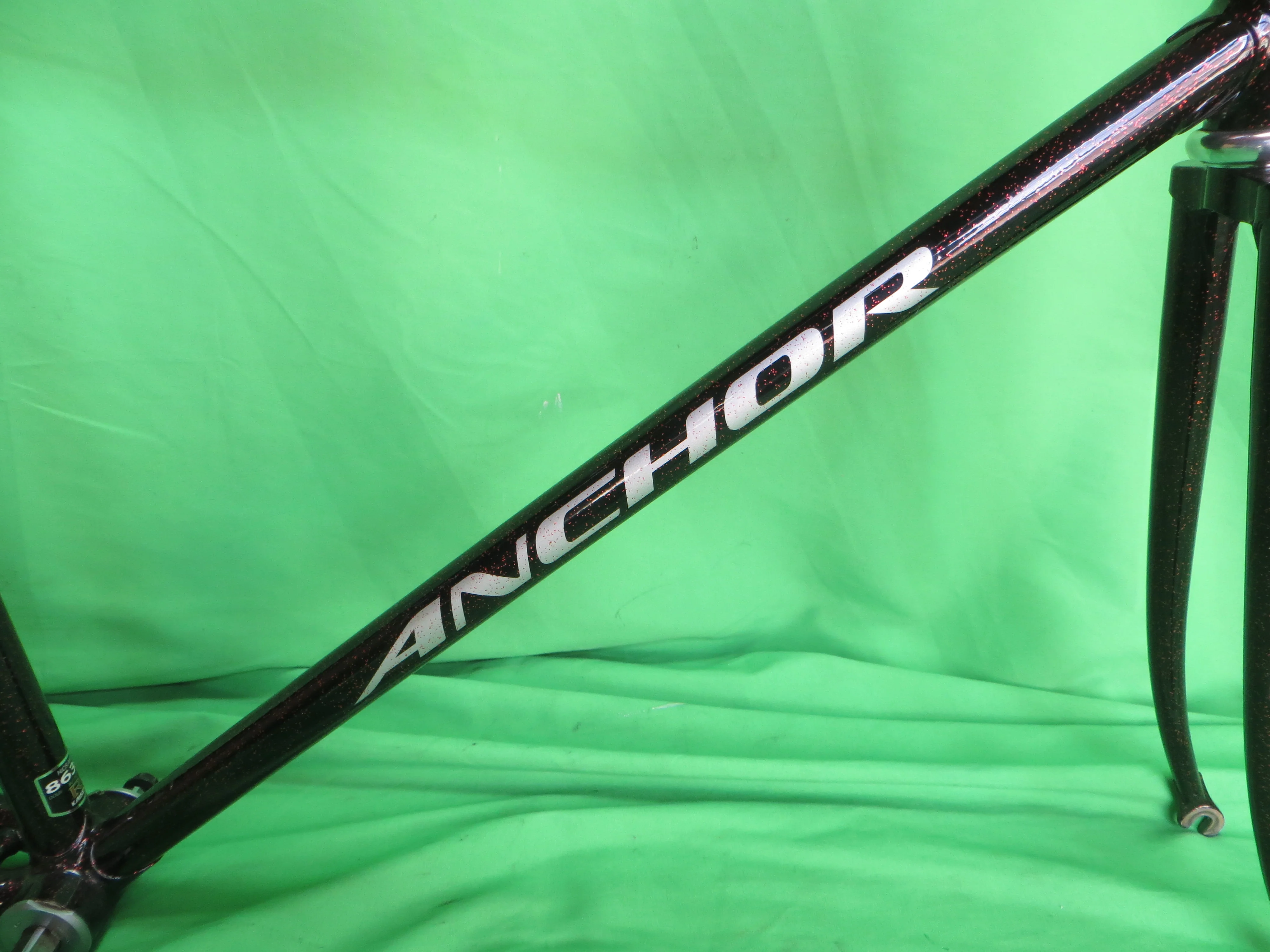 Anchor Kaisei 8630R  // Black with Super Red Flake // 51.5cm - Image 13