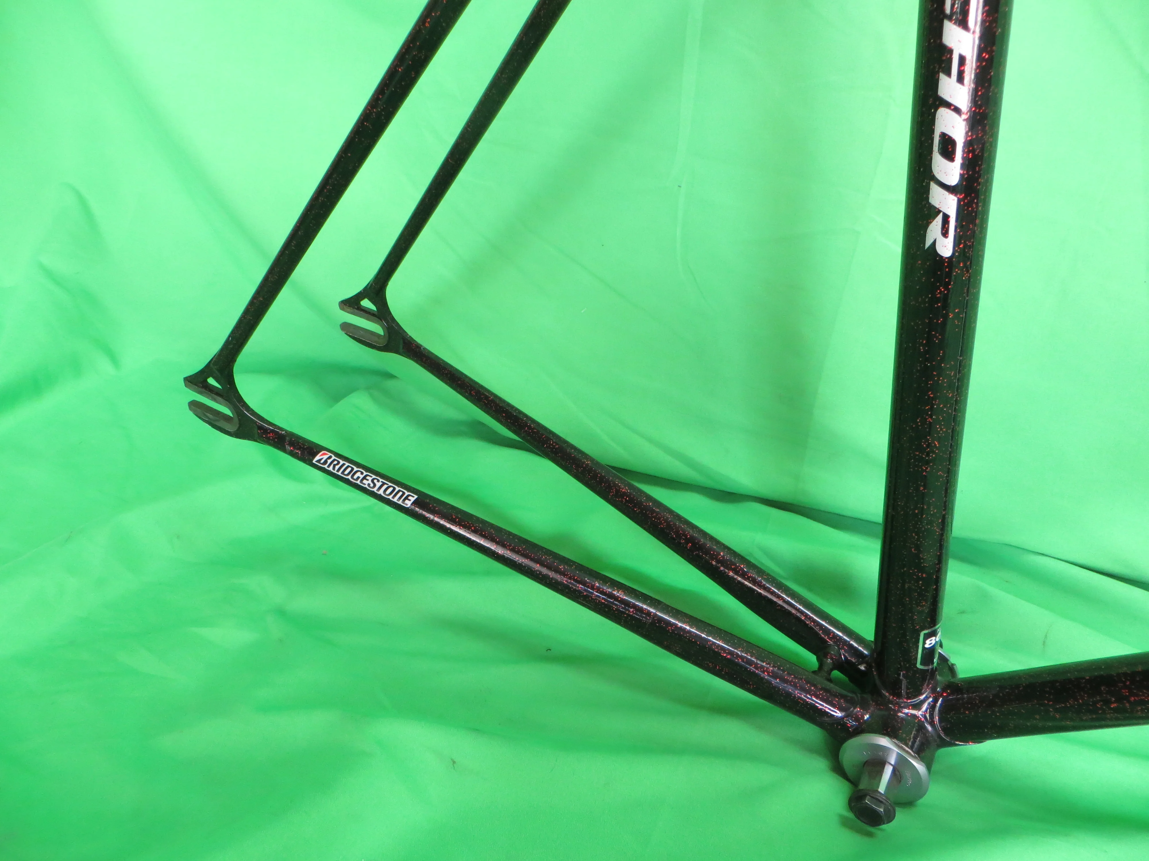 Anchor Kaisei 8630R  // Black with Super Red Flake // 51.5cm - Image 14