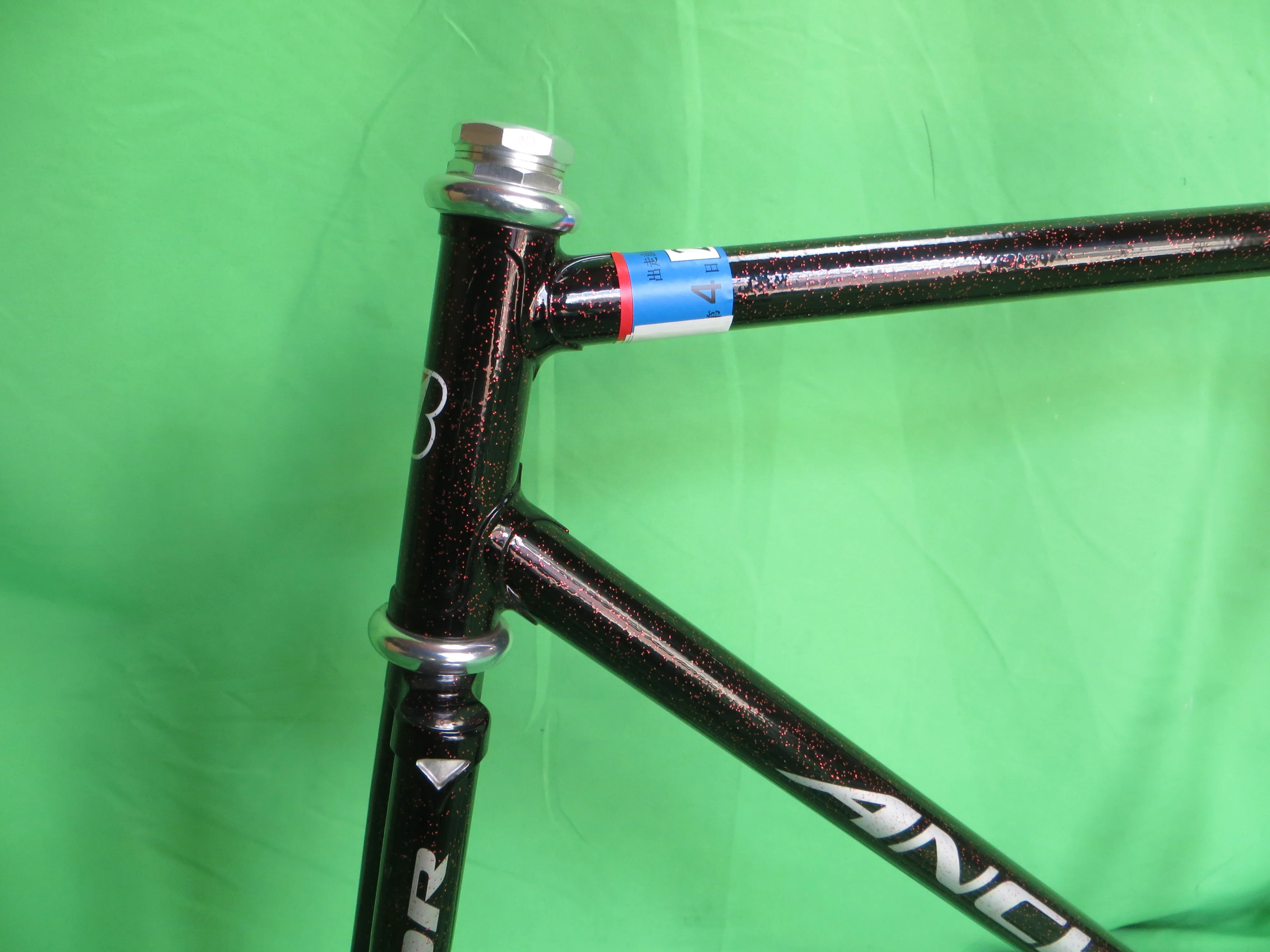 Anchor Kaisei 8630R  // Black with Super Red Flake // 51.5cm - Image 2