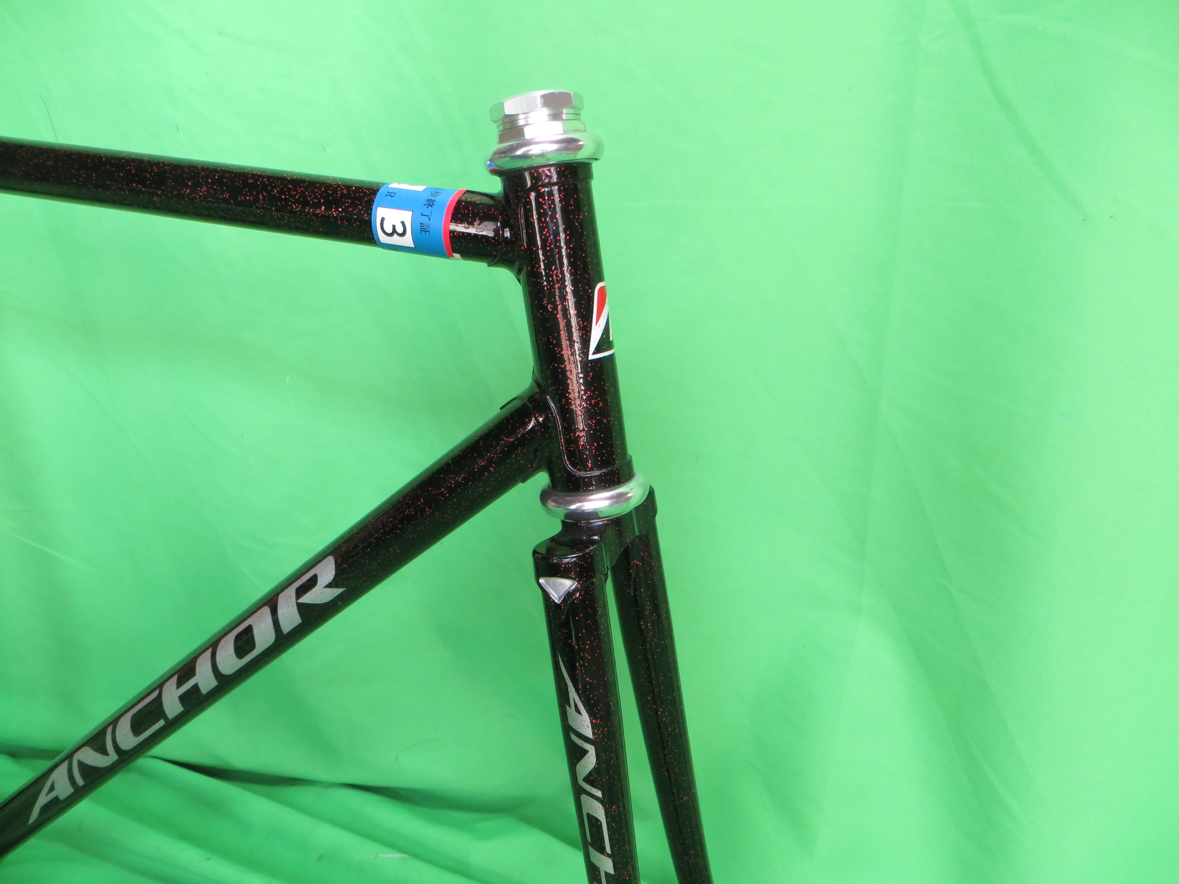 Anchor Kaisei 8630R  // Black with Super Red Flake // 51.5cm - Image 9