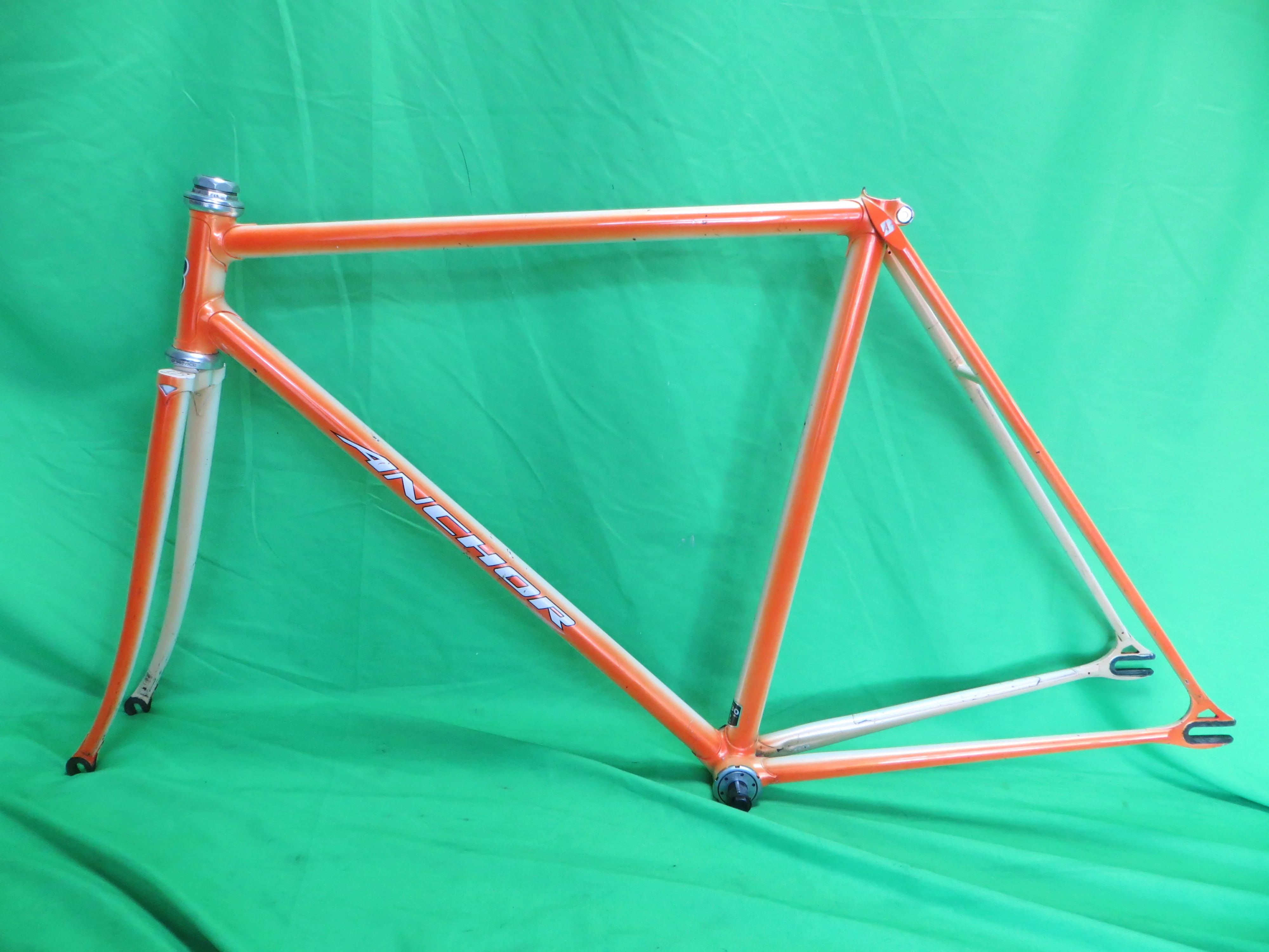 Anchor Kaisei 8630R // Orange White Fade // 51cm