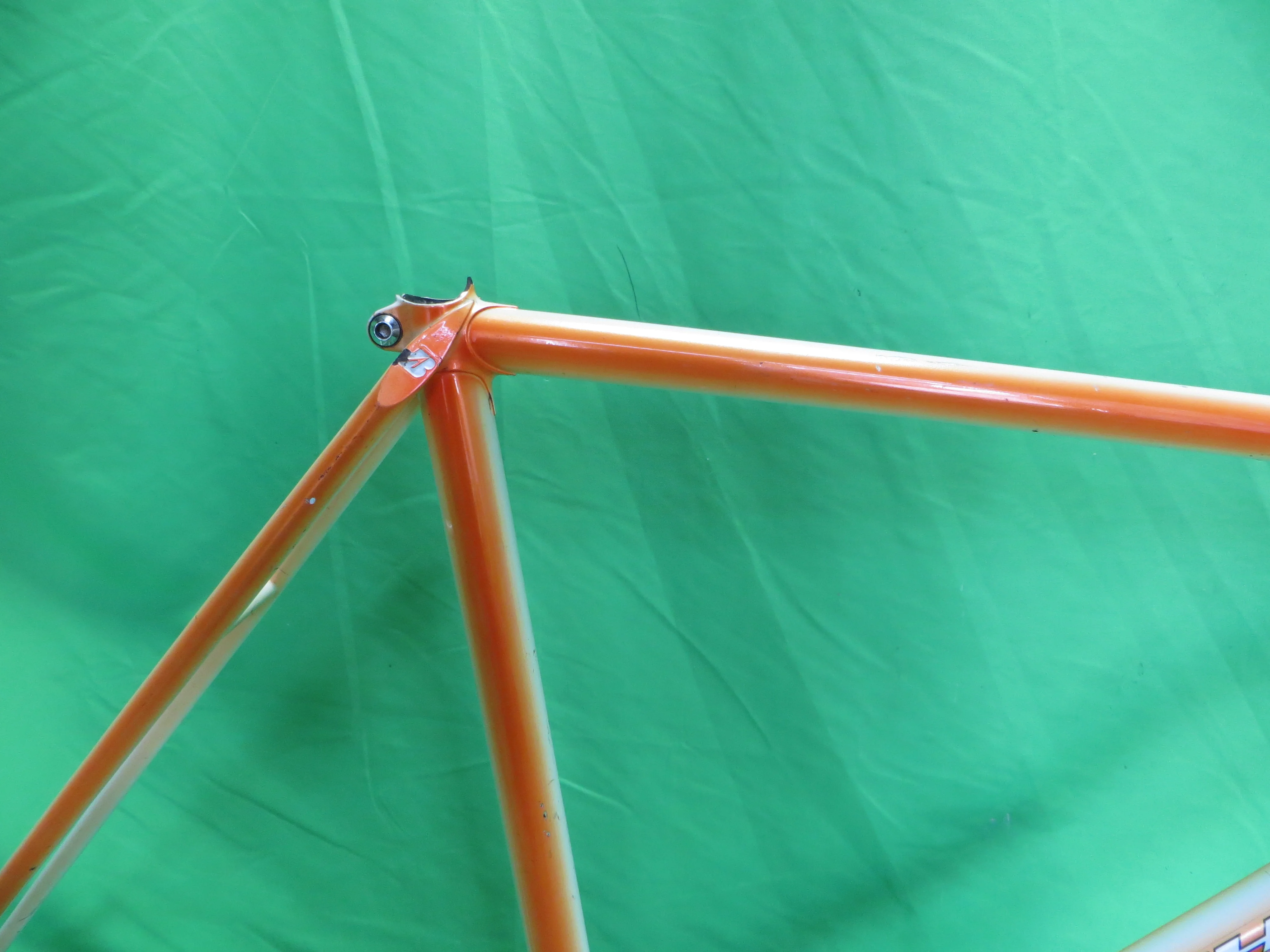 Anchor Kaisei 8630R // Orange White Fade // 51cm - Image 11
