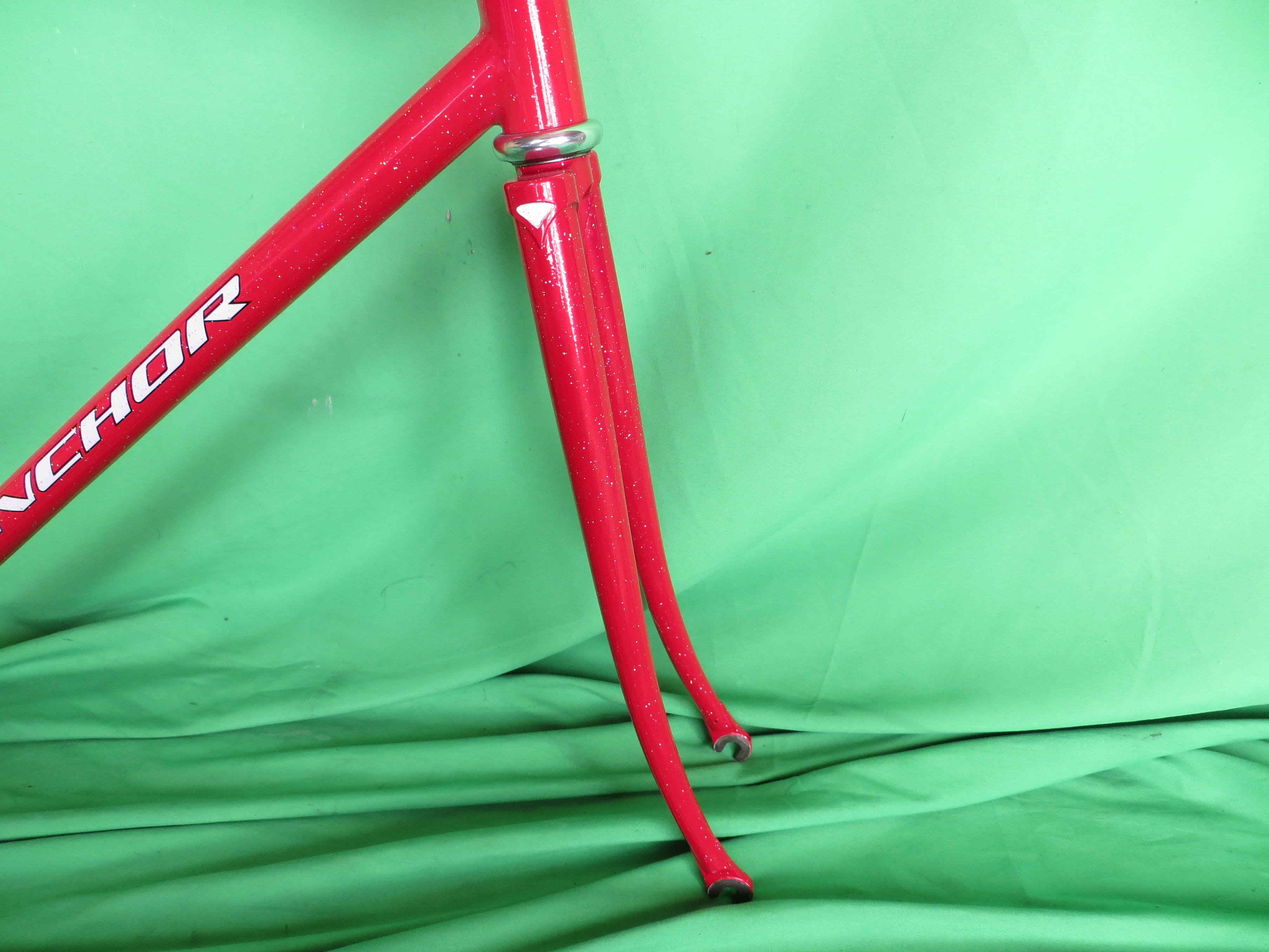 Anchor Lugless // Red with Rainbow Flake // 52.5cm - Image 10