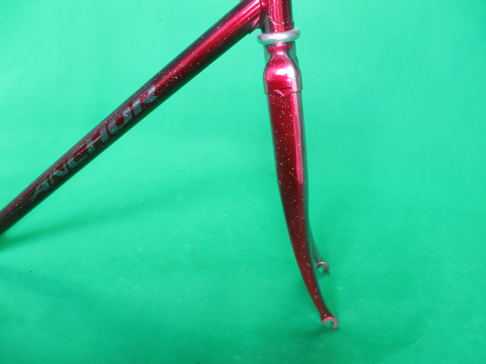 Anchor  // Mach Silver Candy Red Fade with rainbow flake // 52.5cm - Image 10