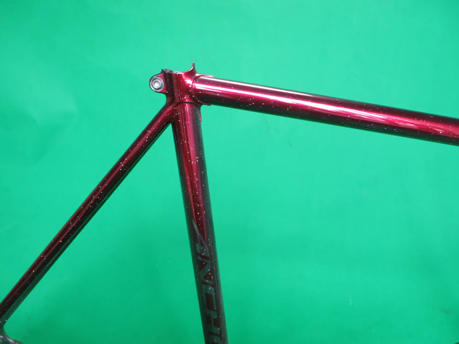 Anchor  // Mach Silver Candy Red Fade with rainbow flake // 52.5cm - Image 12