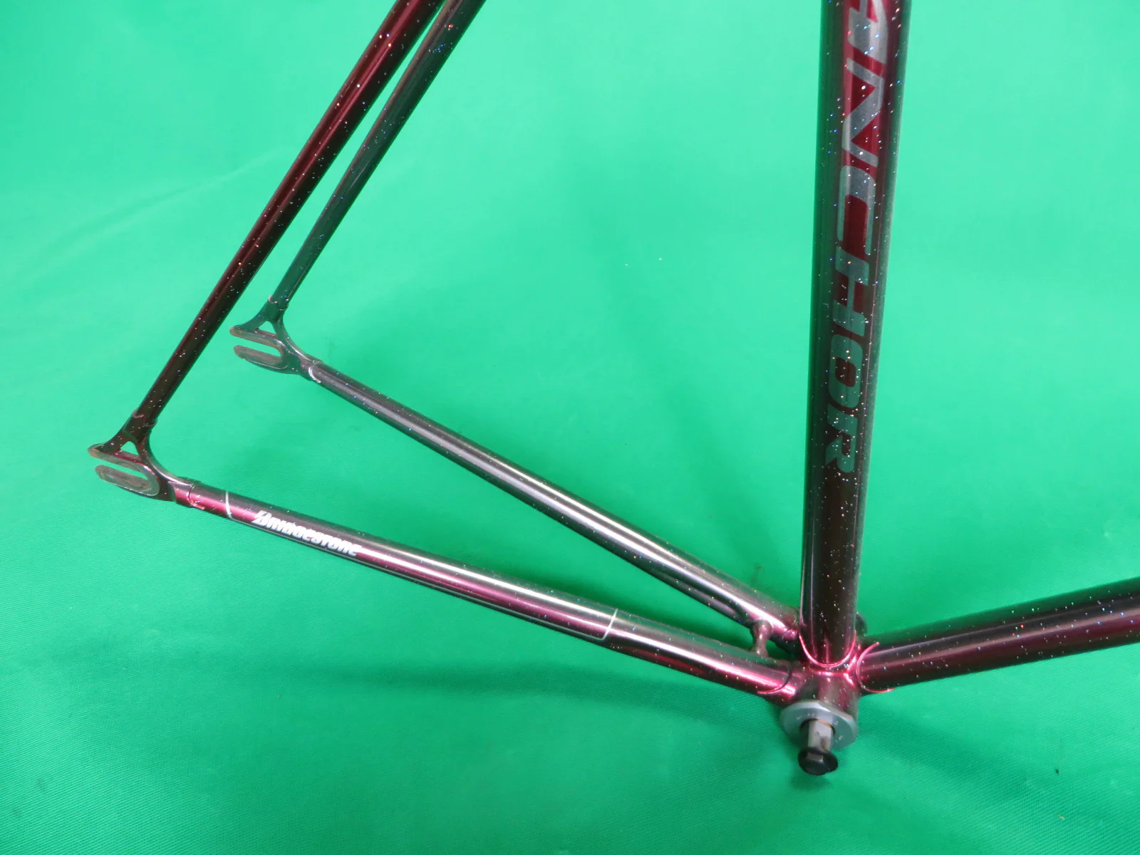 Anchor  // Mach Silver Candy Red Fade with rainbow flake // 52.5cm - Image 14