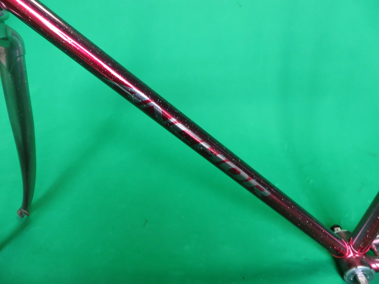 Anchor  // Mach Silver Candy Red Fade with rainbow flake // 52.5cm - Image 6