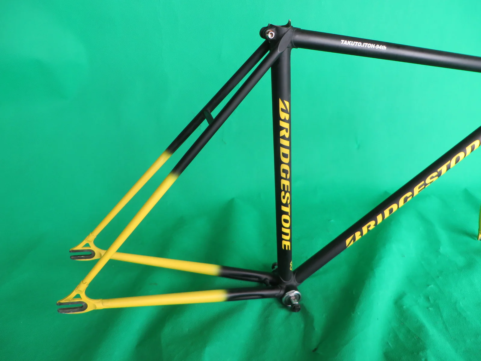 Bridgestone // Matte Black / Yellow Fade // 50.5cm - Image 15