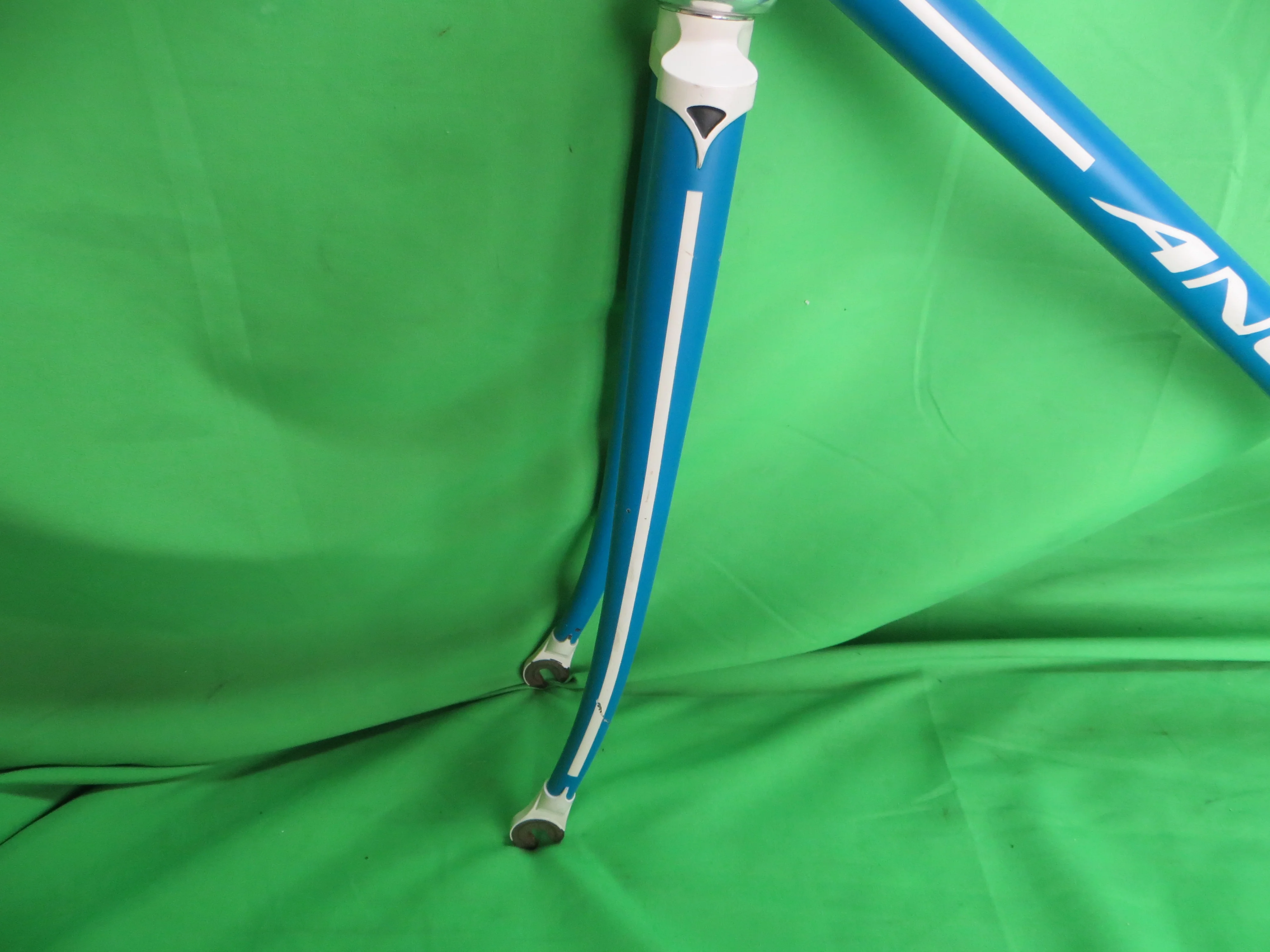 Anchor // Matte Blue / White // 54.5cm - Image 3