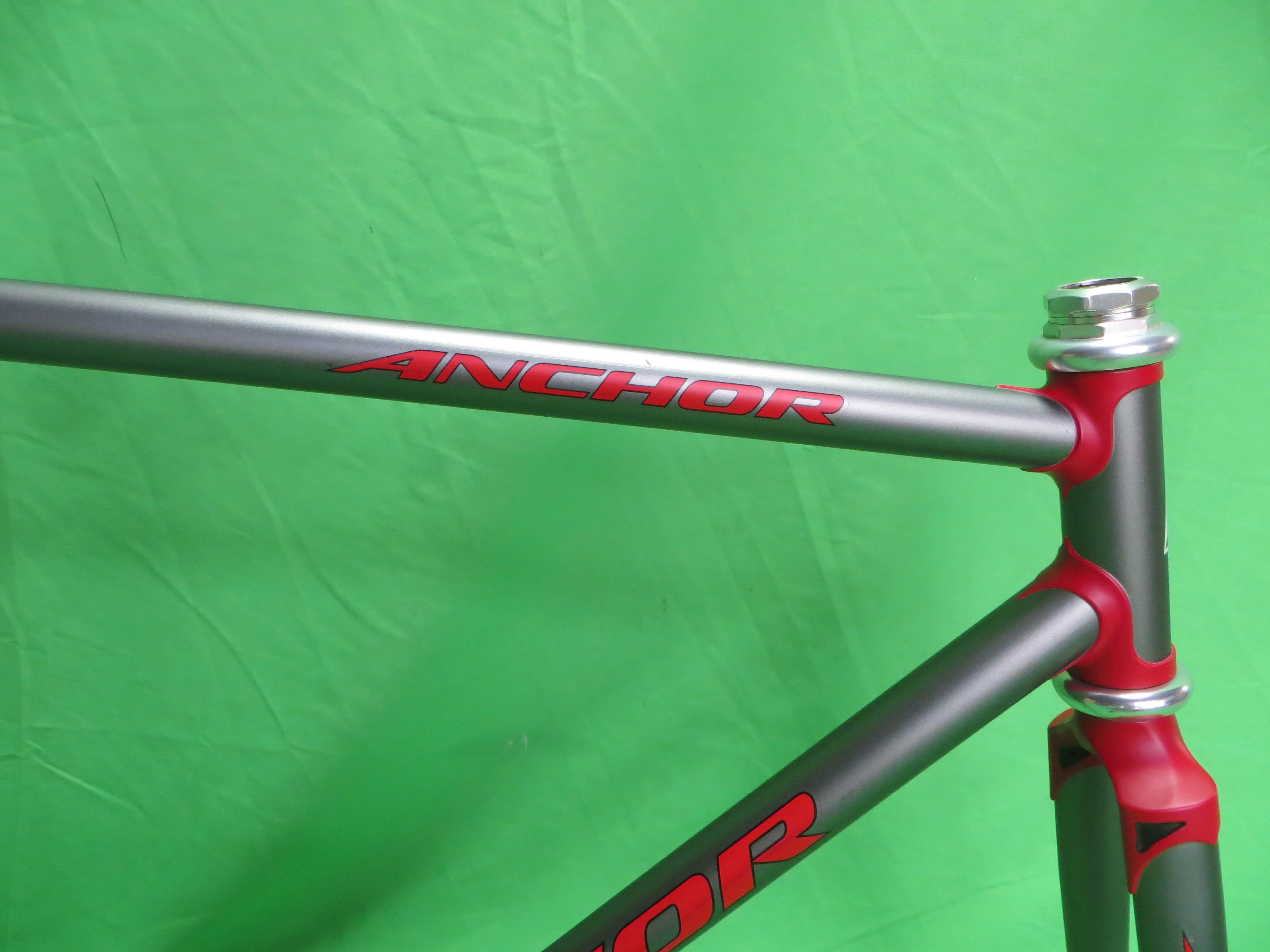 Anchor // Matte Gray Red Lugs // 51cm - Image 10