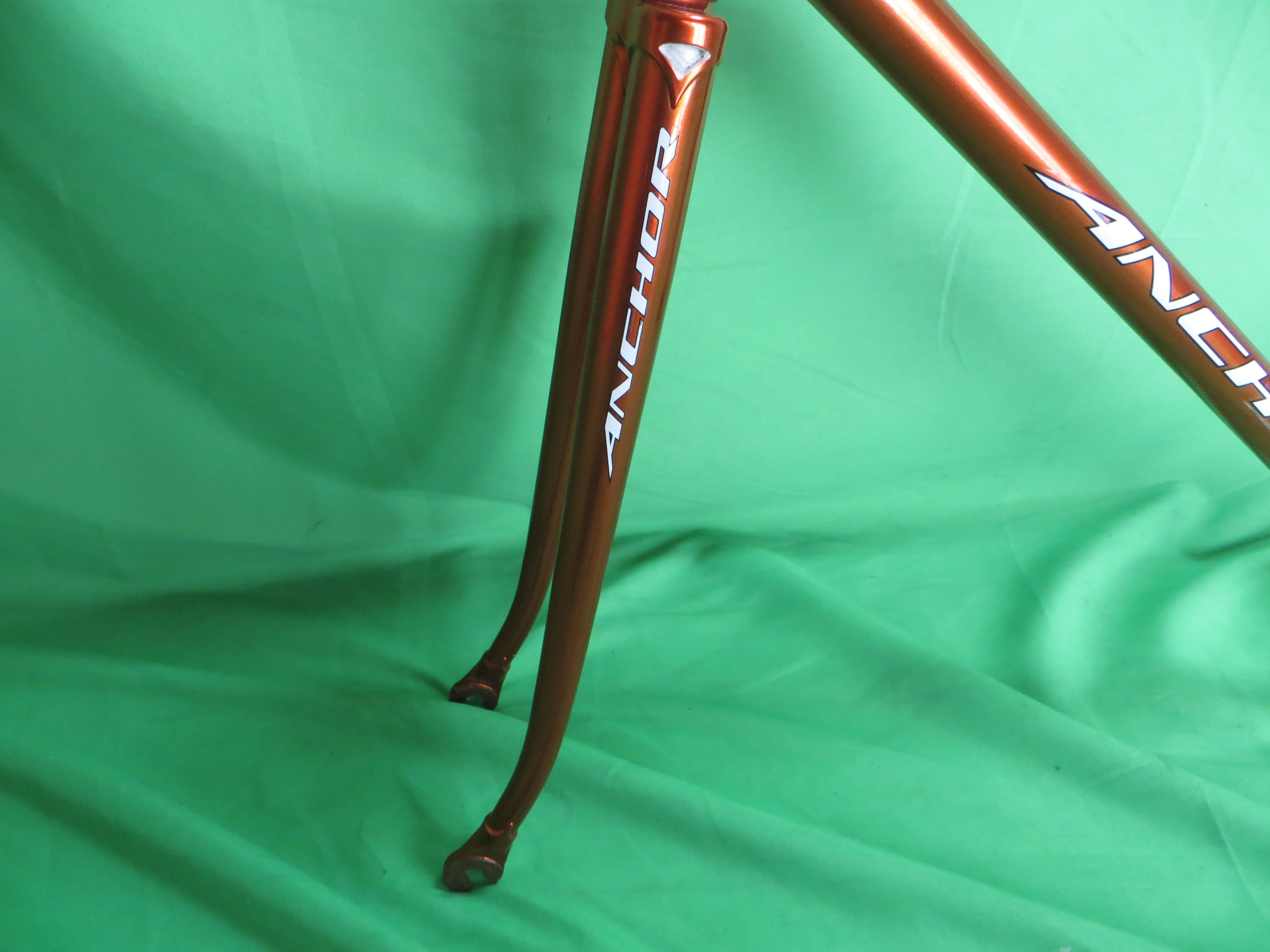 Anchor // Metallic Orange / 56.5cm - Image 3