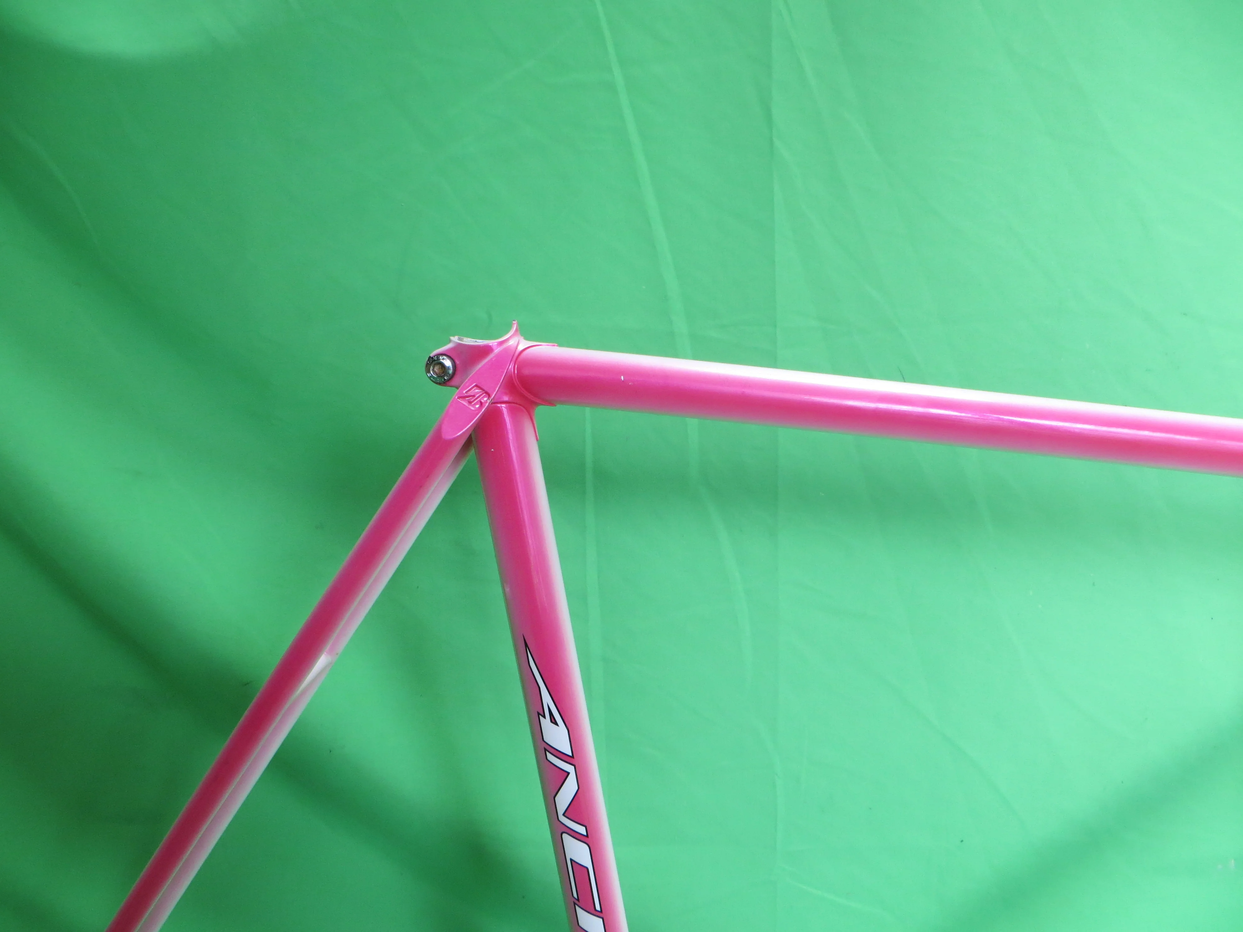 Anchor // Sakura🌸 Pink / White Fade // 56.5cm - Image 12