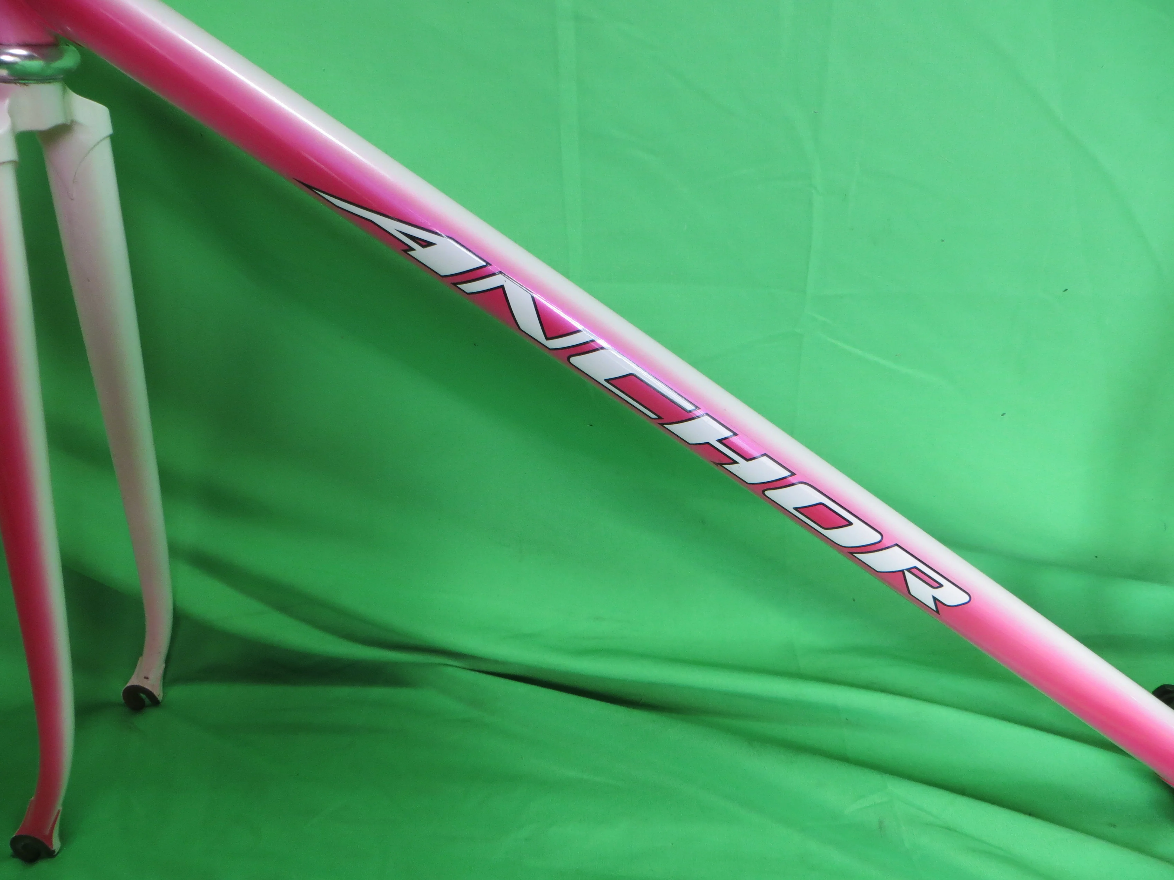 Anchor // Sakura🌸 Pink / White Fade // 56.5cm - Image 6