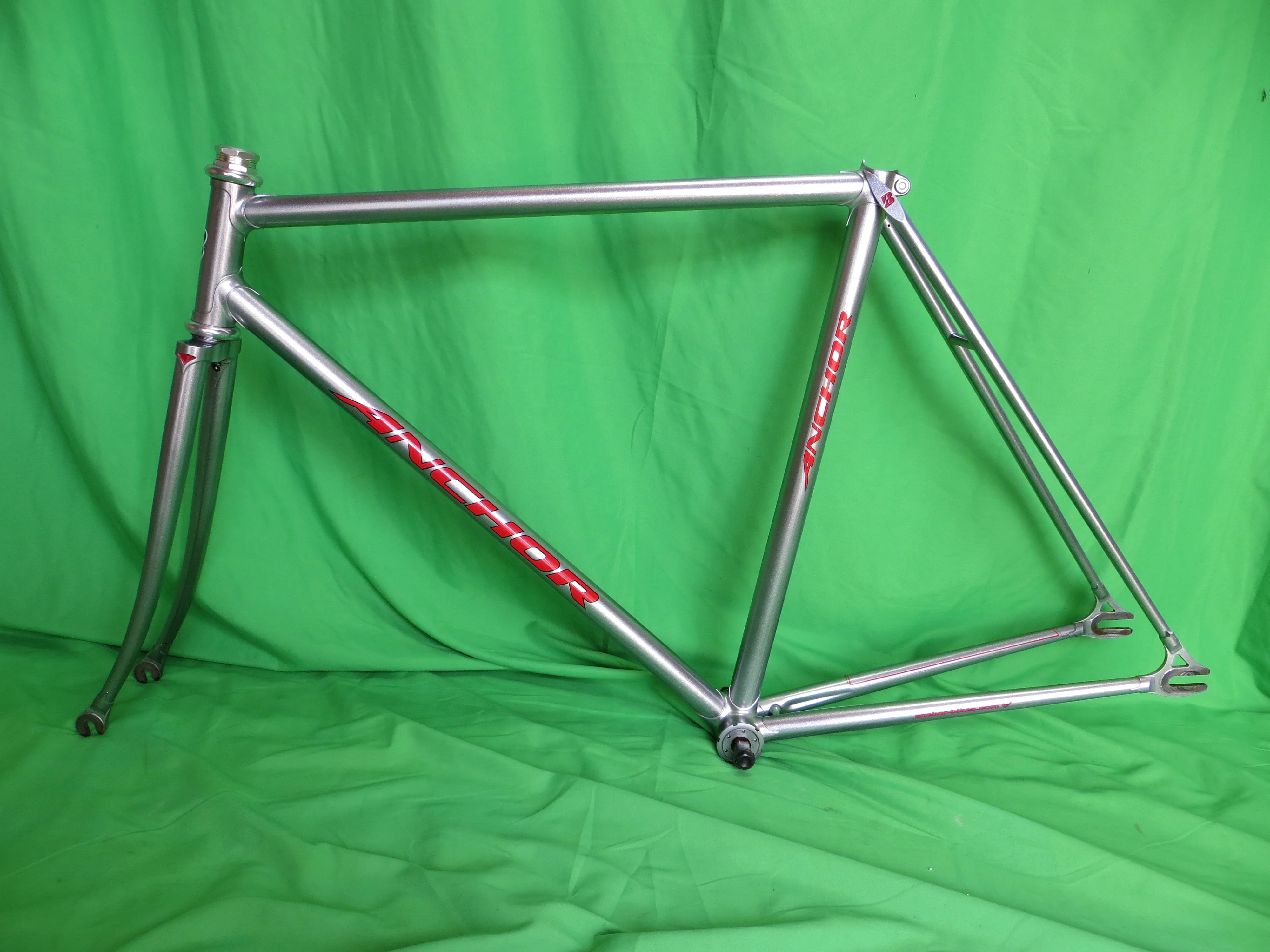 Anchor // Shot Silver // 52cm