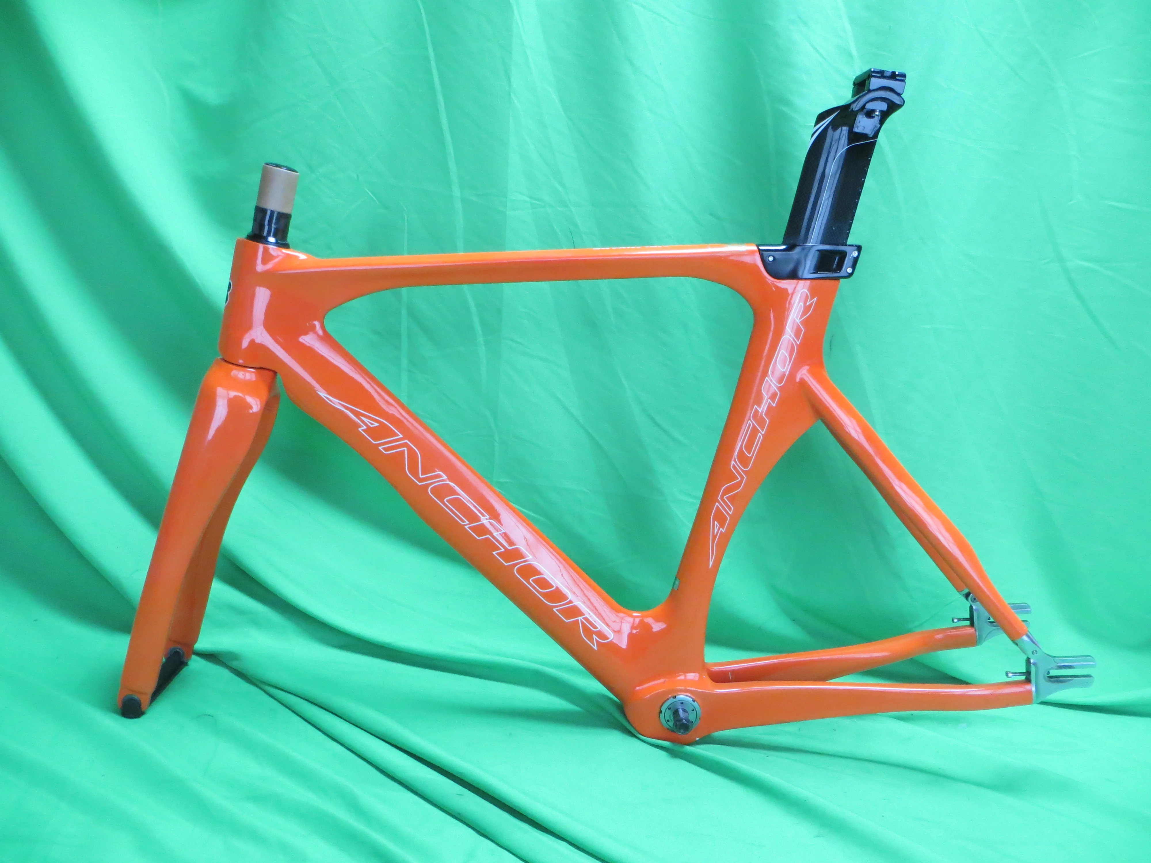 Anchor TR8 Carbon M-size // Orange // 50cm NJS Approved