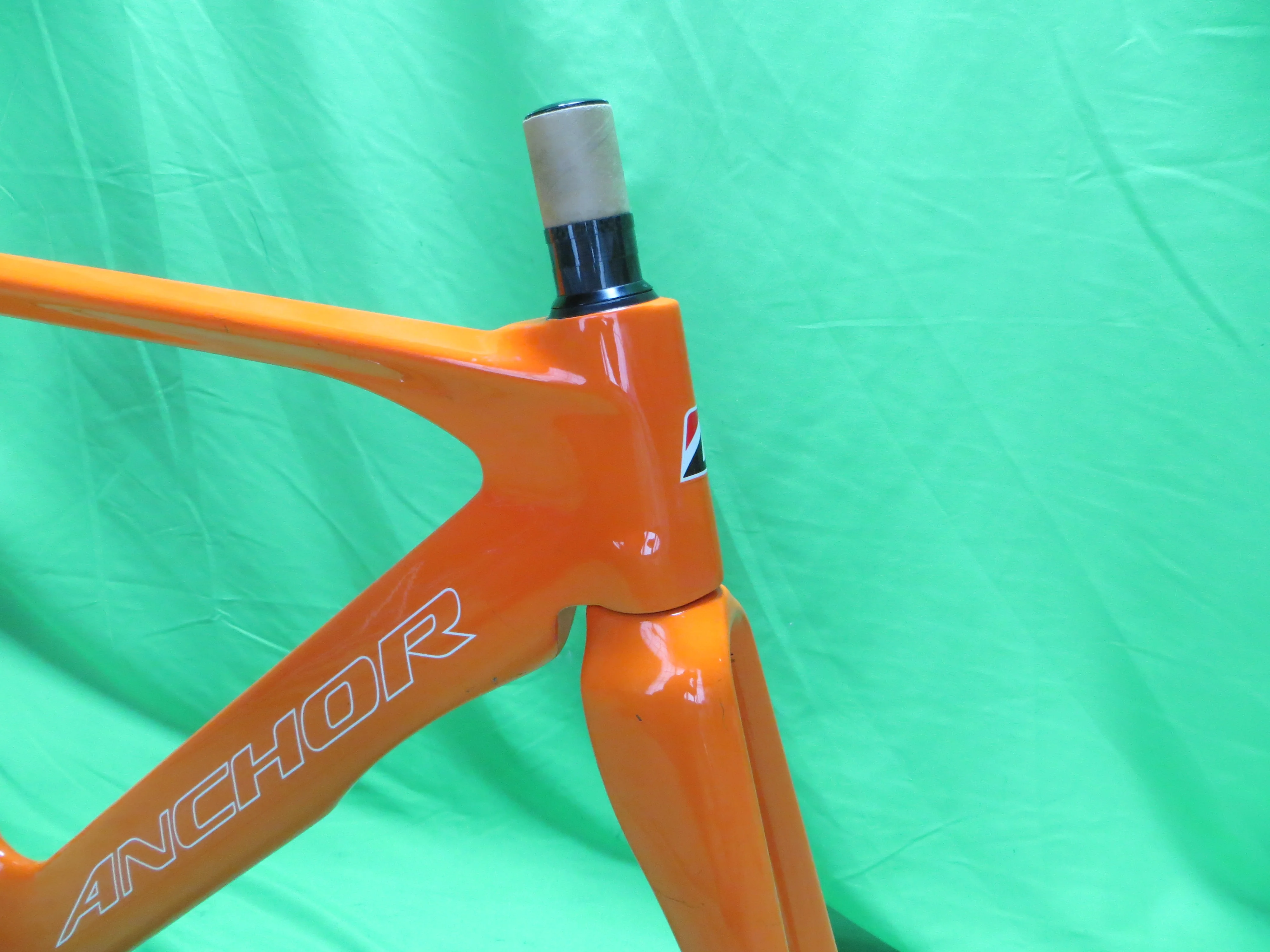 Anchor TR8 Carbon M-size // Orange // 50cm NJS Approved - Image 10