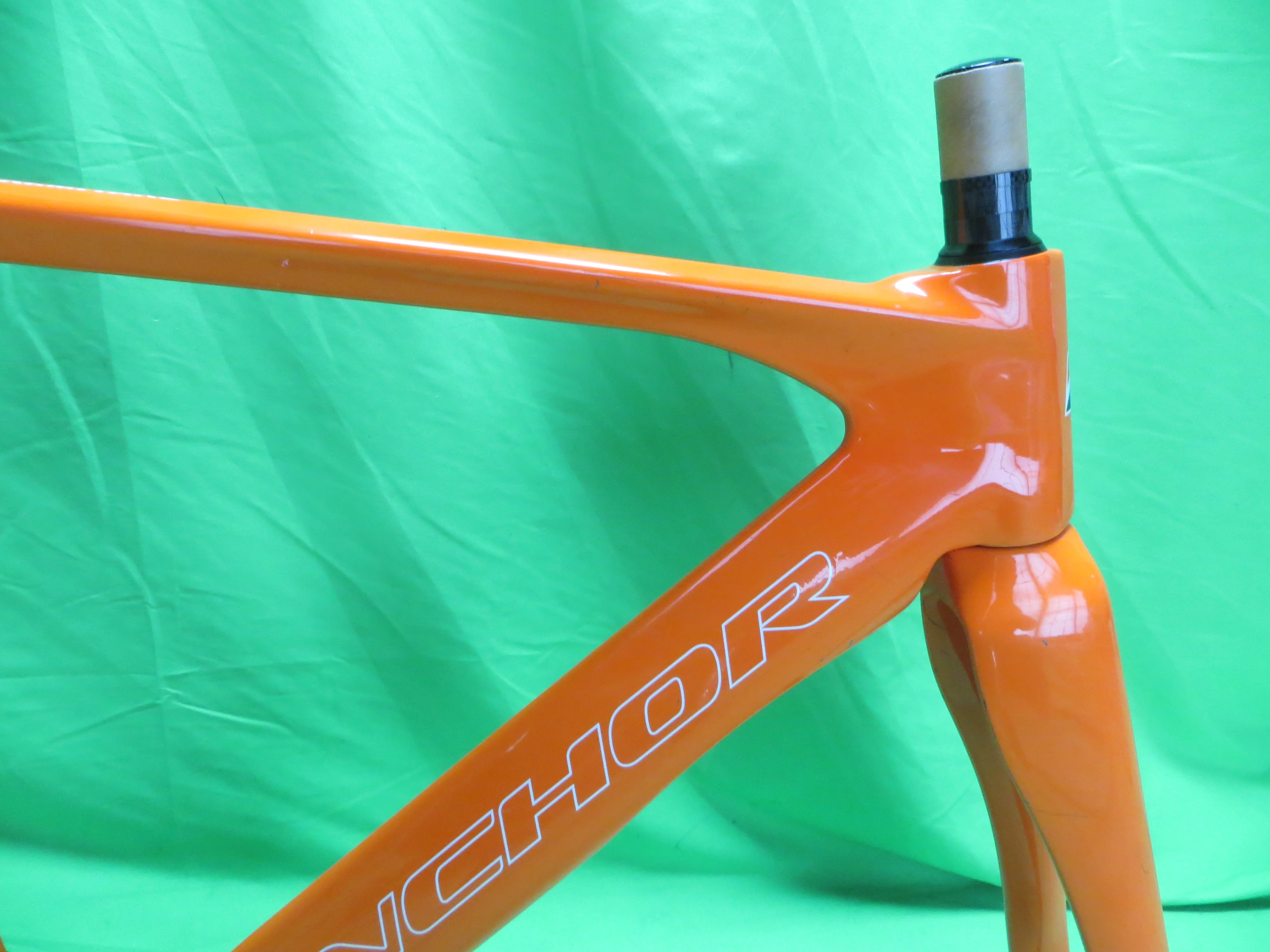 Anchor TR8 Carbon M-size // Orange // 50cm NJS Approved - Image 12