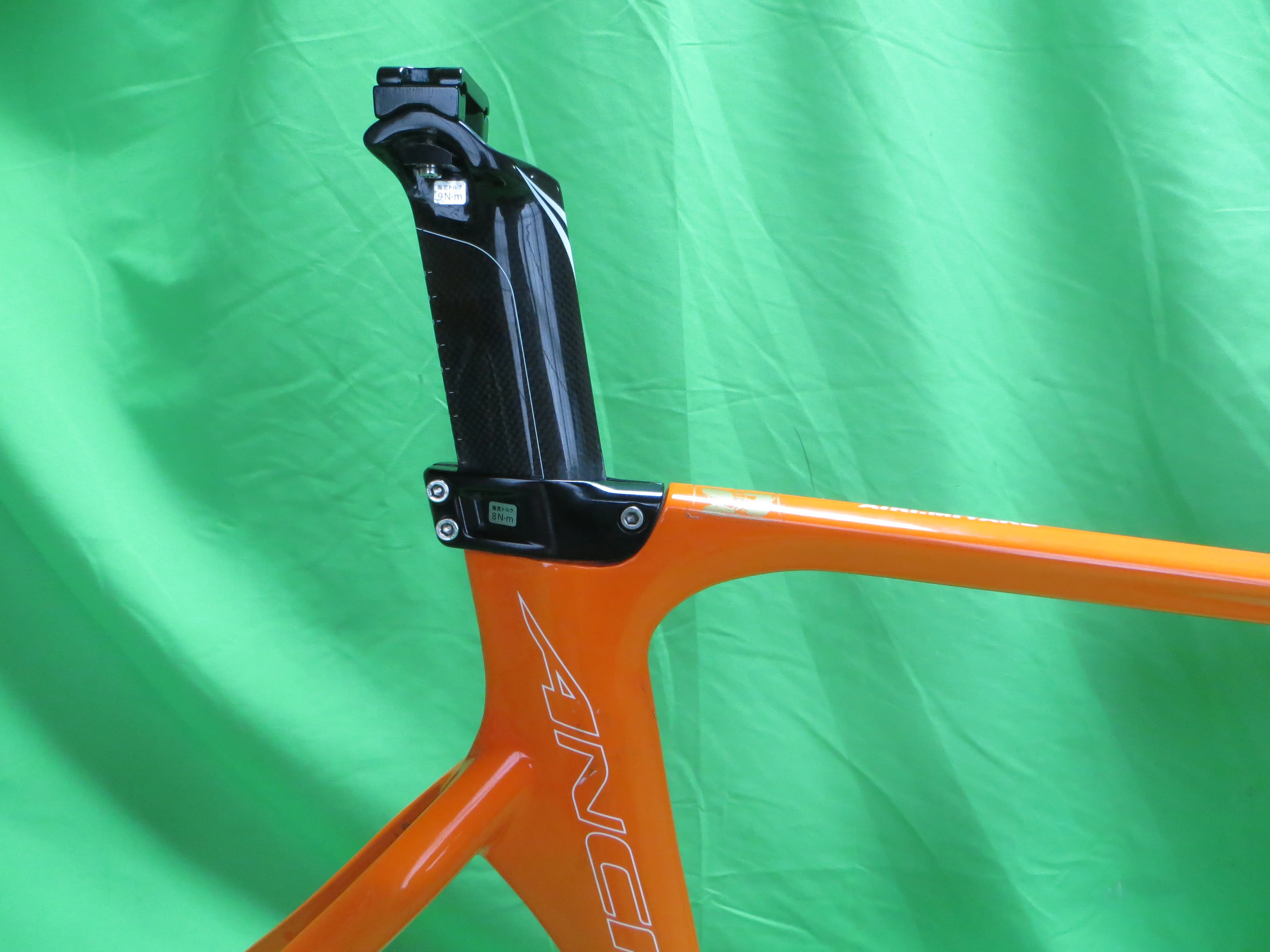 Anchor TR8 Carbon M-size // Orange // 50cm NJS Approved - Image 13