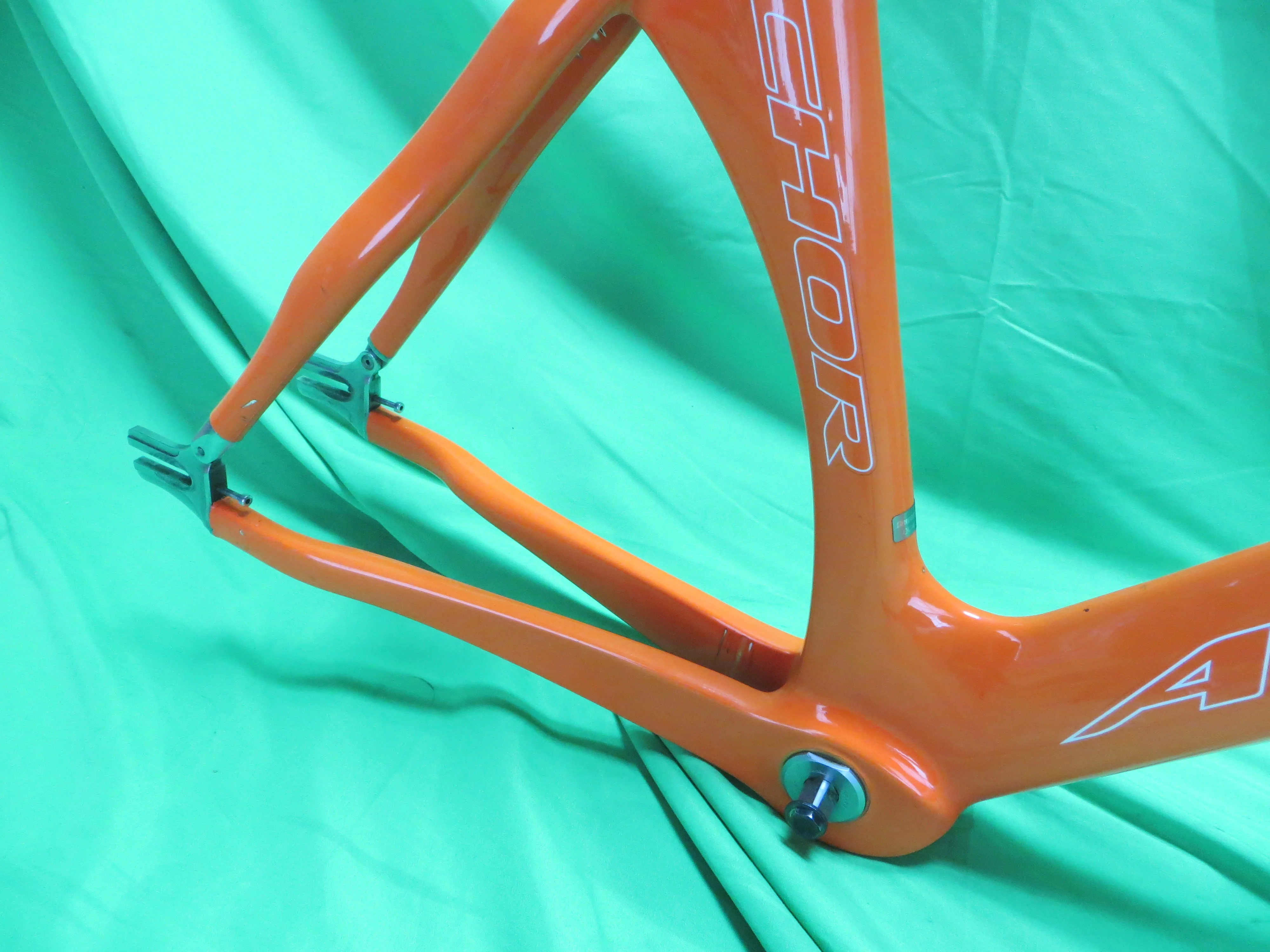 Anchor TR8 Carbon M-size // Orange // 50cm NJS Approved - Image 15