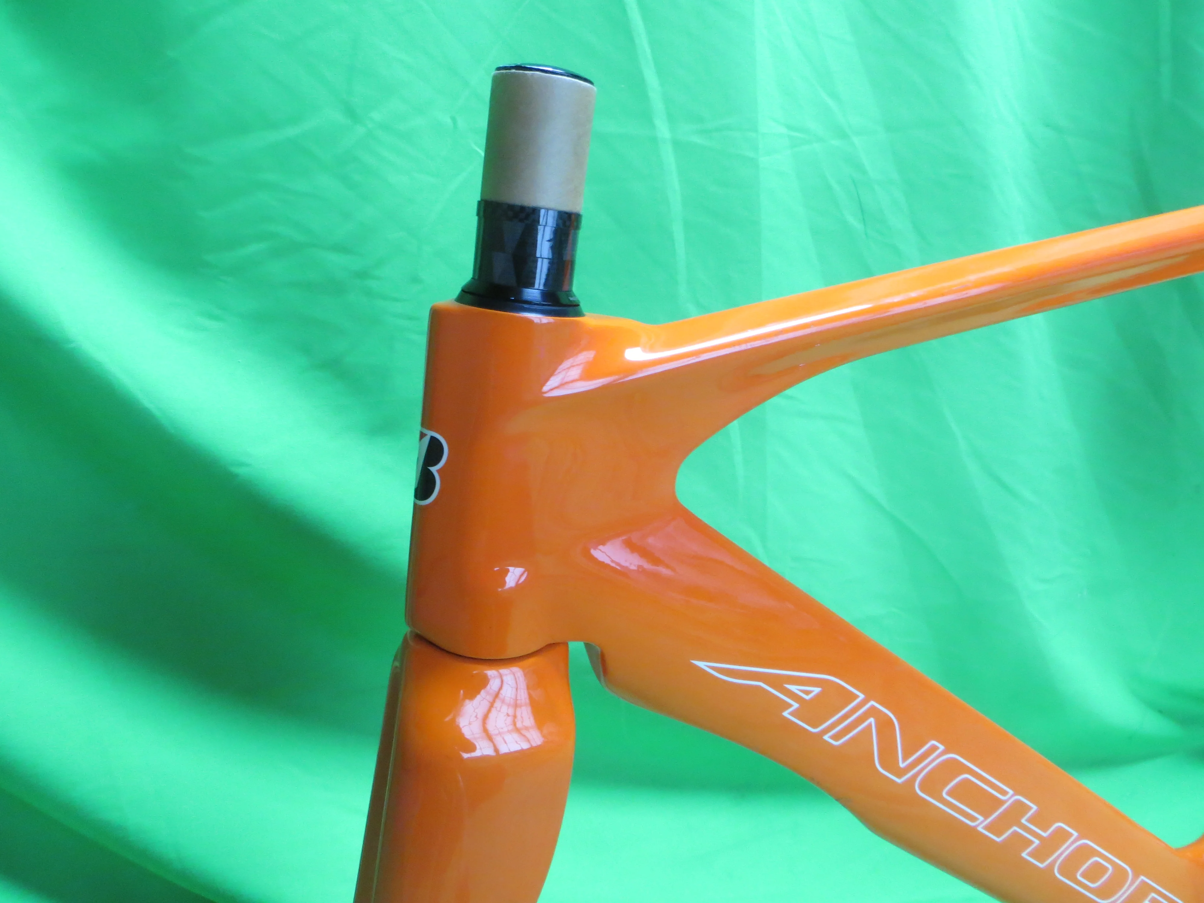 Anchor TR8 Carbon M-size // Orange // 50cm NJS Approved - Image 2
