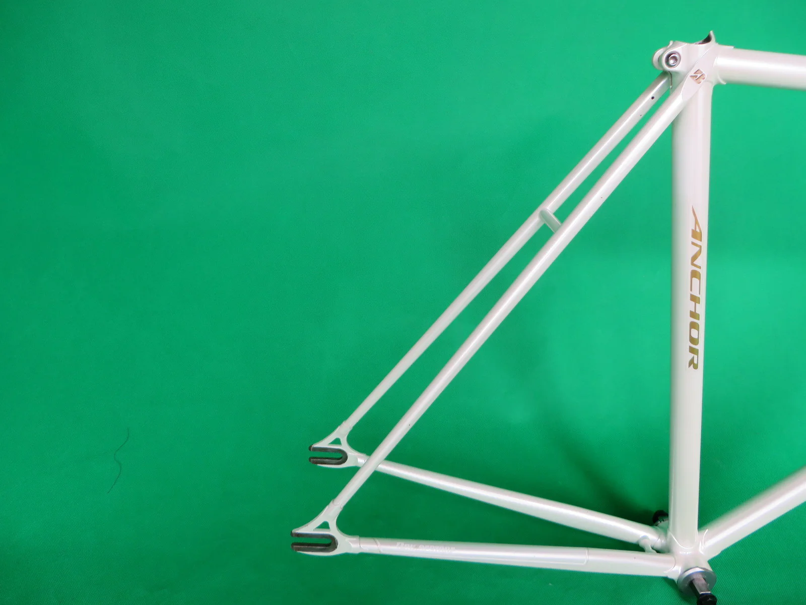 Anchor // White w. Gold Decals 2011 // 52.5cm - Image 11