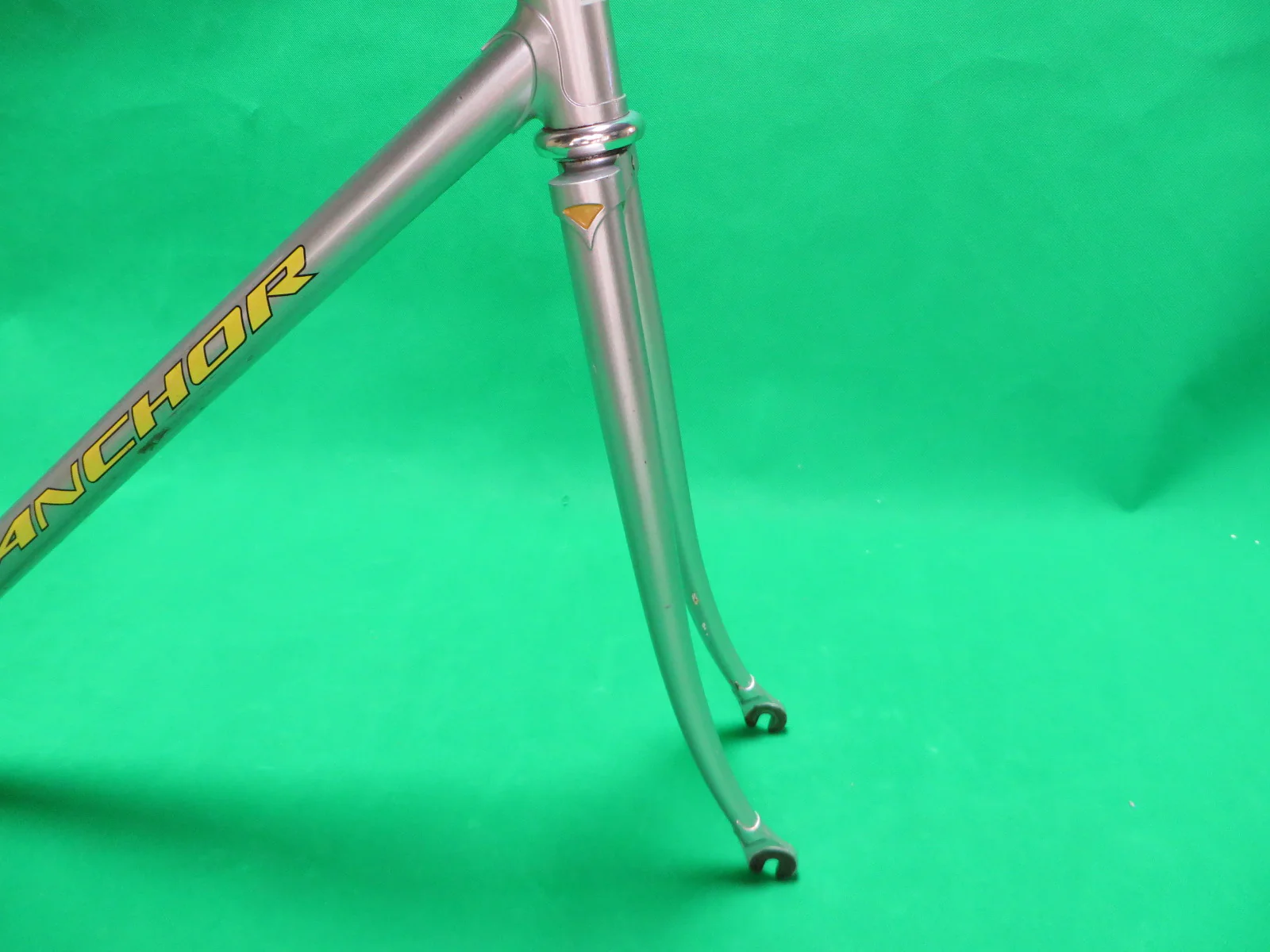 Anhcor  // Mach Silver / Drilled For Brakes // 51.5cm - Image 10