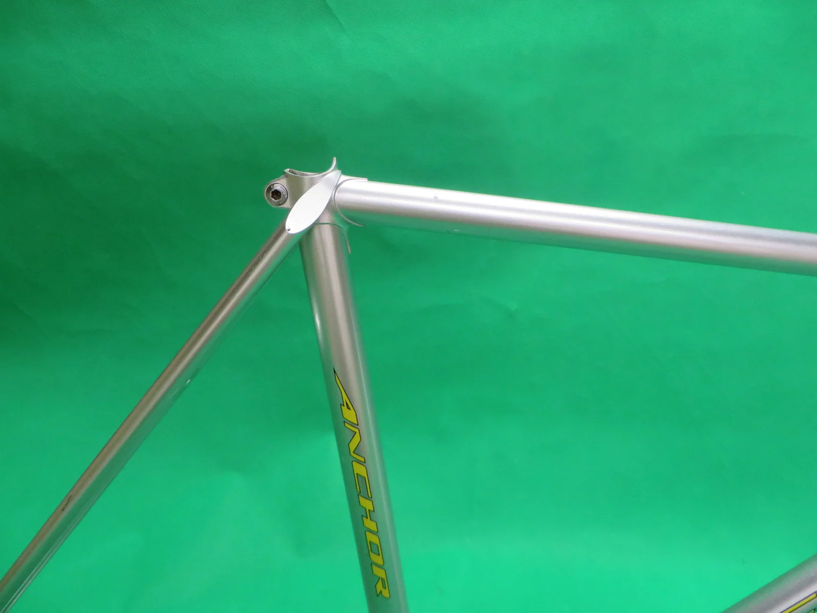 Anhcor  // Mach Silver / Drilled For Brakes // 51.5cm - Image 12