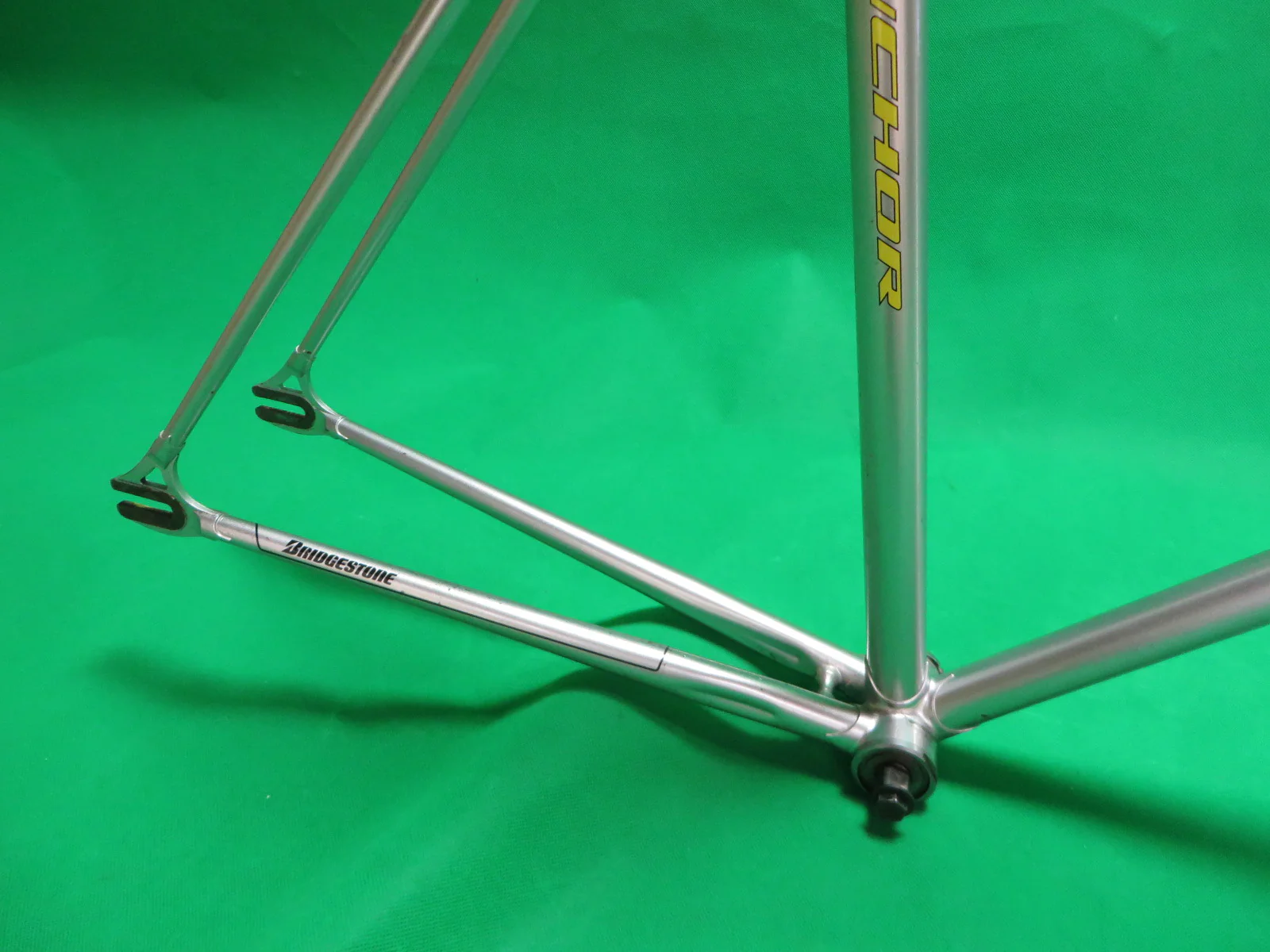 Anhcor  // Mach Silver / Drilled For Brakes // 51.5cm - Image 14