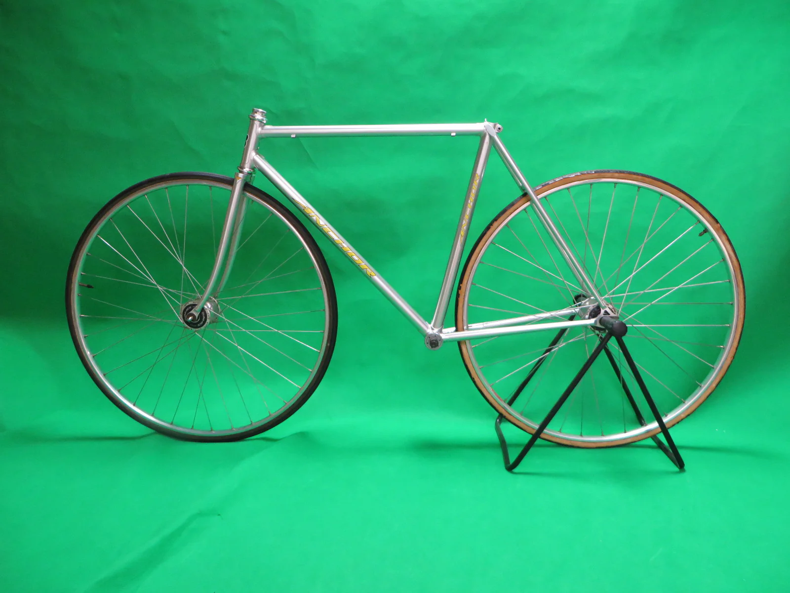 Anhcor  // Mach Silver / Drilled For Brakes // 51.5cm - Image 16