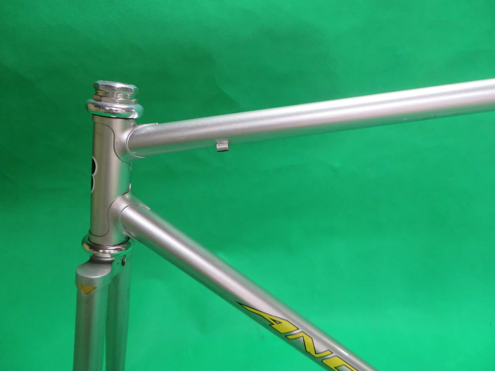 Anhcor  // Mach Silver / Drilled For Brakes // 51.5cm - Image 4