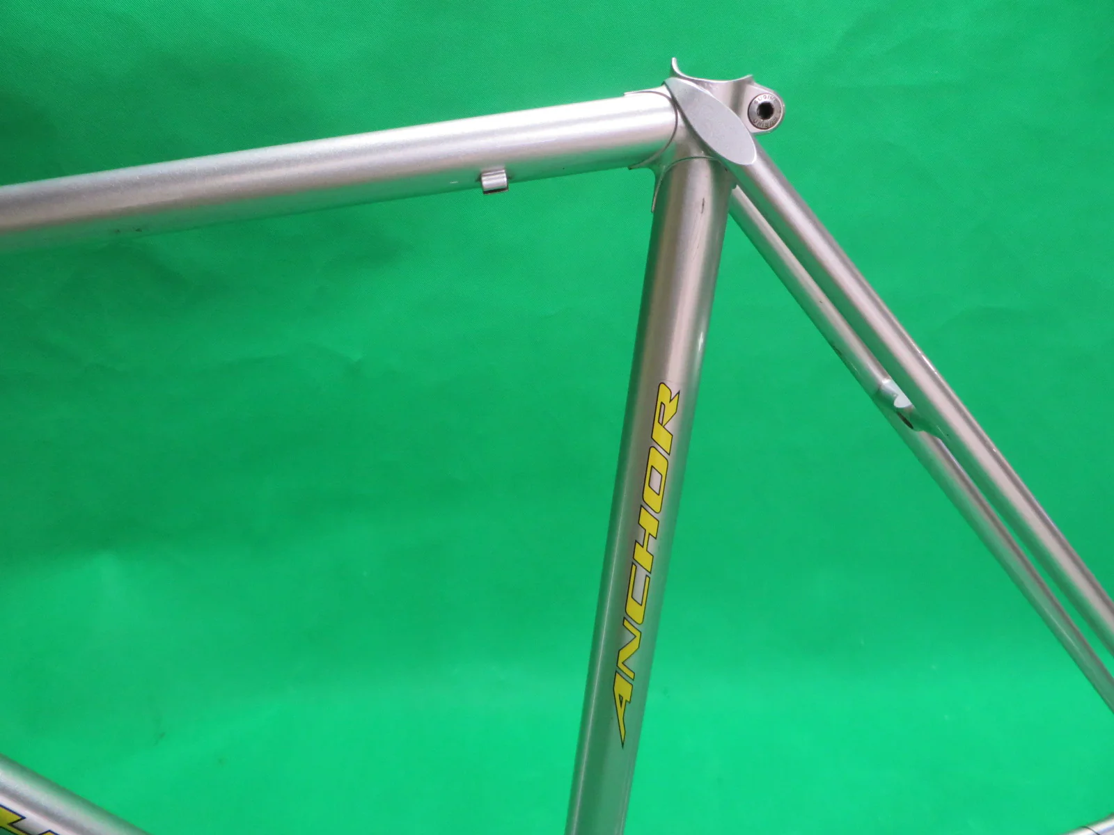 Anhcor  // Mach Silver / Drilled For Brakes // 51.5cm - Image 5