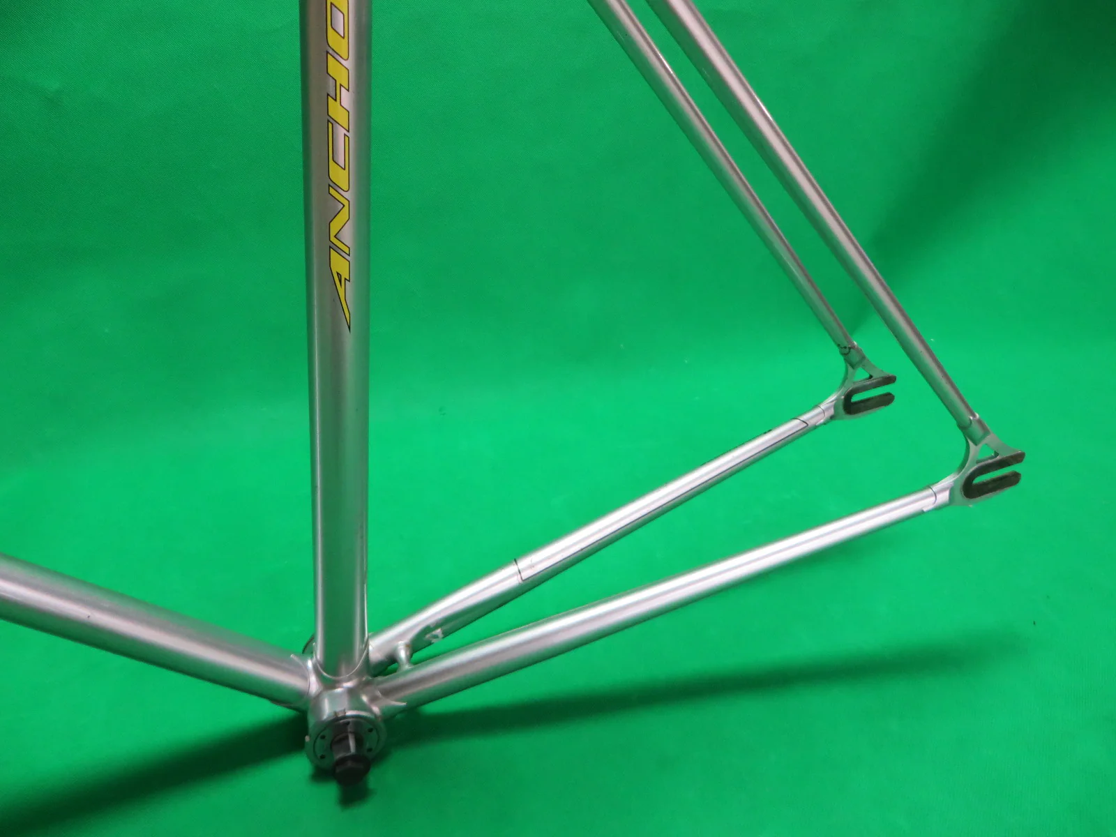 Anhcor  // Mach Silver / Drilled For Brakes // 51.5cm - Image 7