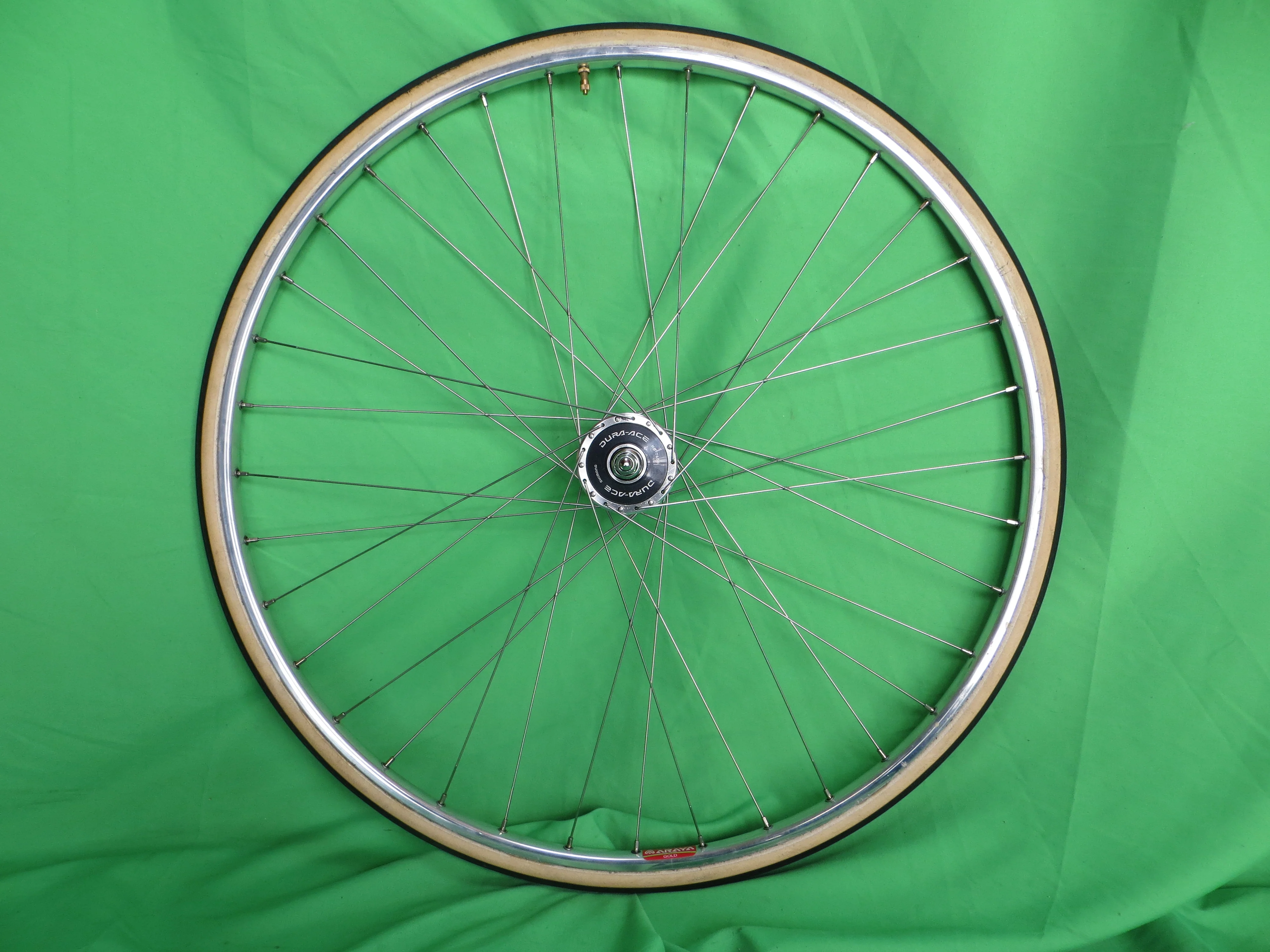 Araya Gold 16B 700c Tubular NJS Rim, Shimano Dura Ace HB-7600 NJS 100mm/9mm Front Hub, Soyo Tire (25011431)