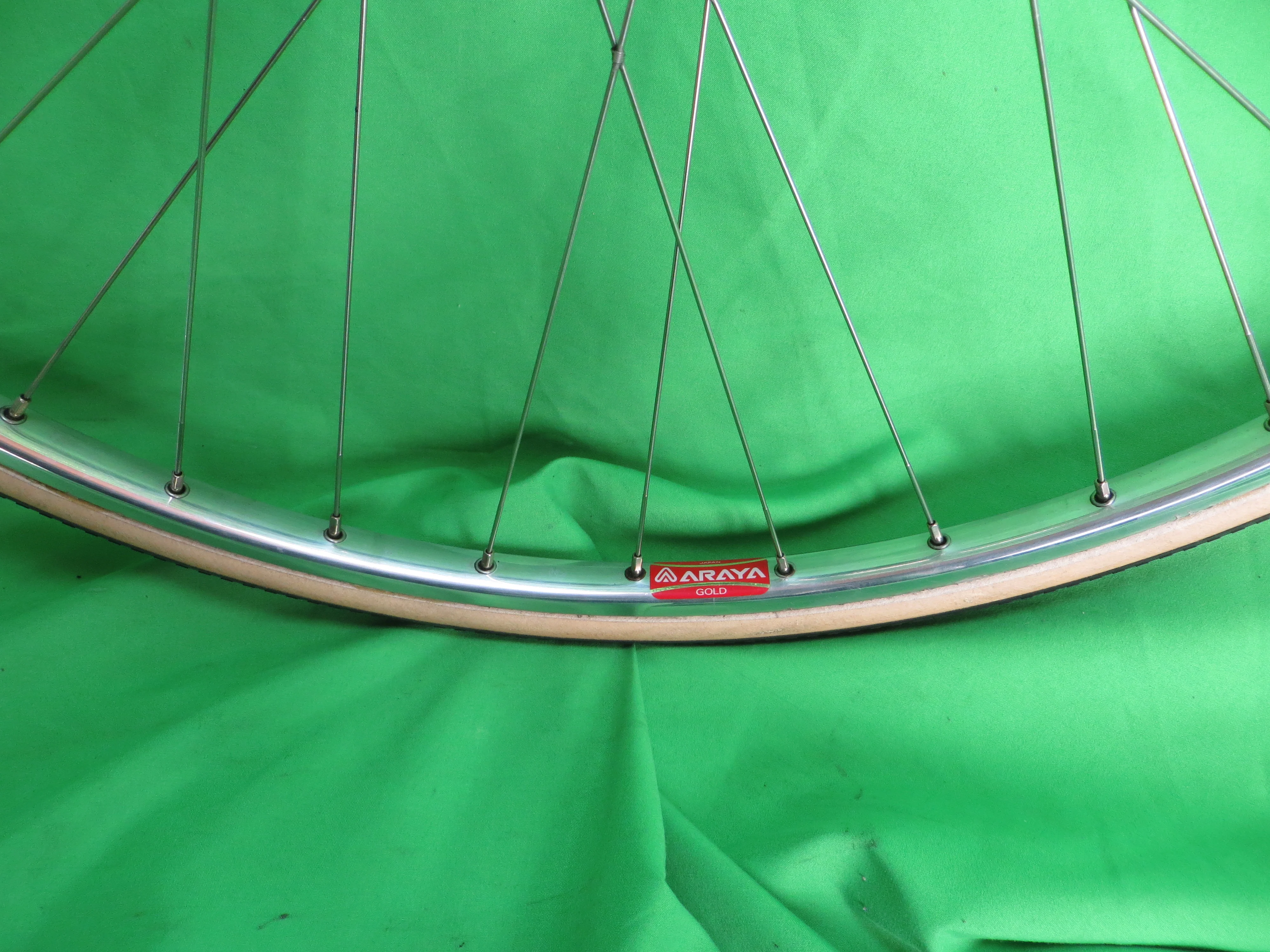 Araya Gold 16B 700c Tubular NJS Rim, Shimano Dura Ace HB-7600 NJS 100mm/9mm Front Hub, Soyo Tire (25011431) - Image 3