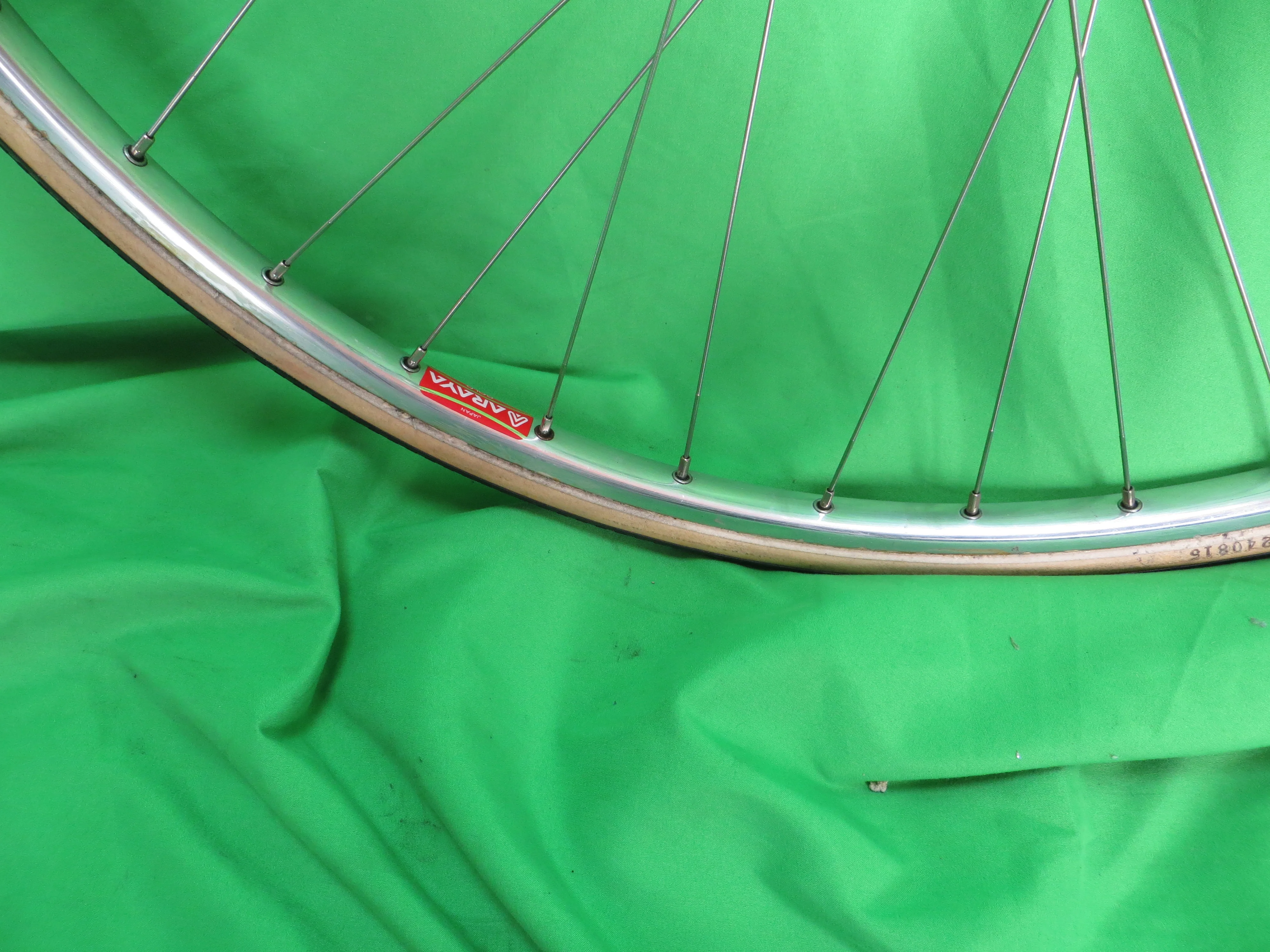 Araya Gold 16B 700c Tubular NJS Rim, Shimano Dura Ace HB-7600 NJS 100mm/9mm Front Hub, Soyo Tire (25011431) - Image 6