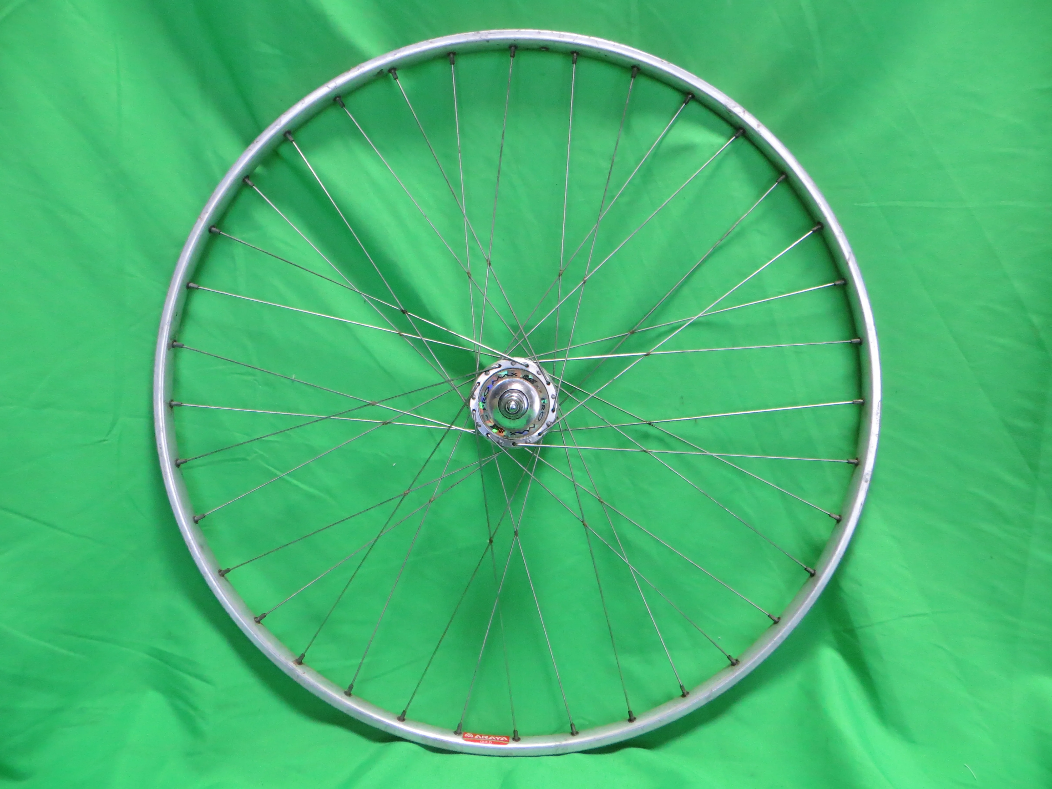 Araya Gold 16B 700c Tubular NJS rim, Suzue Pro Max NJS 100mm/9mm Front Hub (25021904)