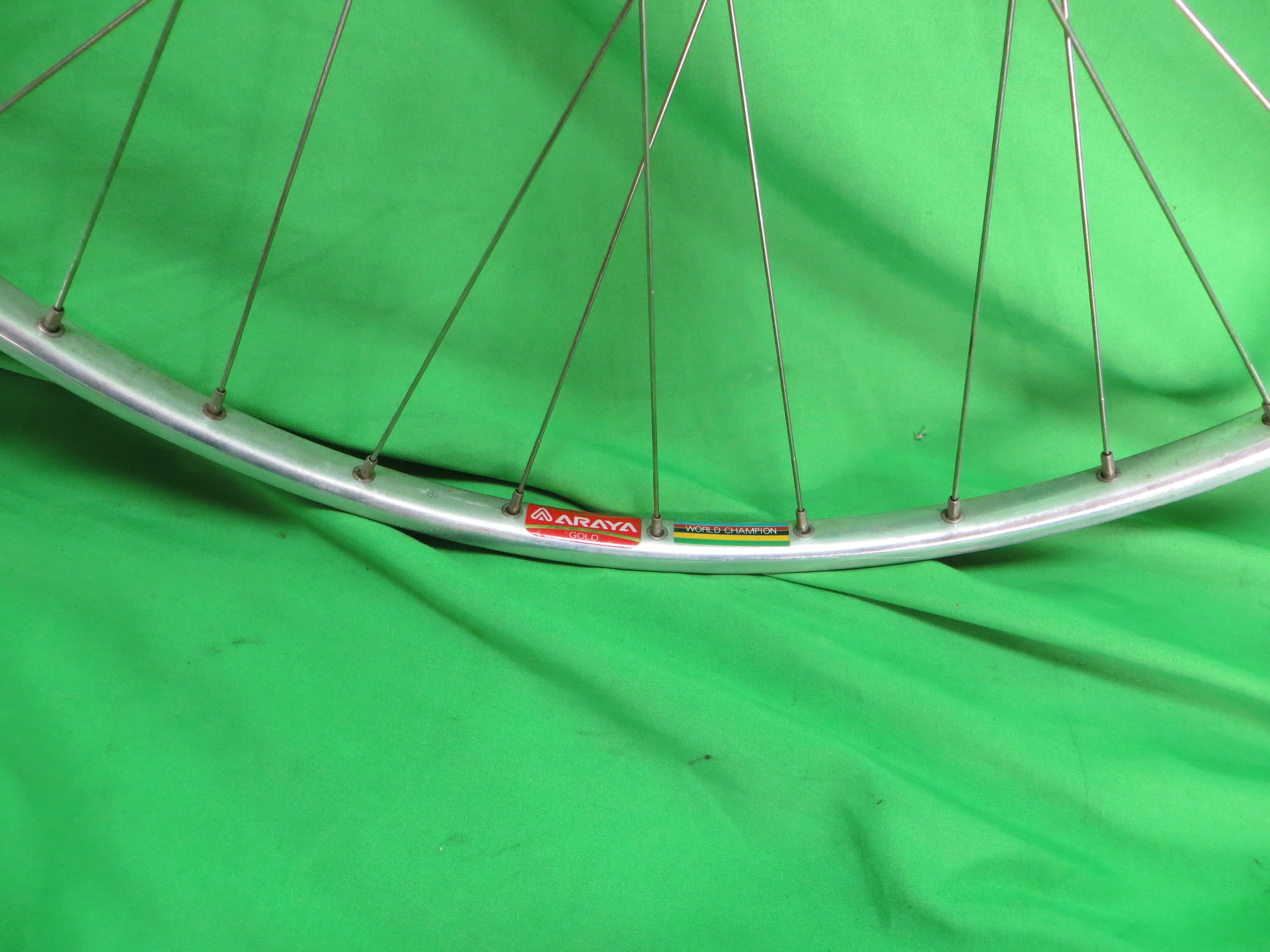Araya Gold 16B World Champion 700c Tubular NJS Rim, Shimano Dura Ace HB-7600 NJS 100mm/8mm Front Hub (25012502) - Image 3
