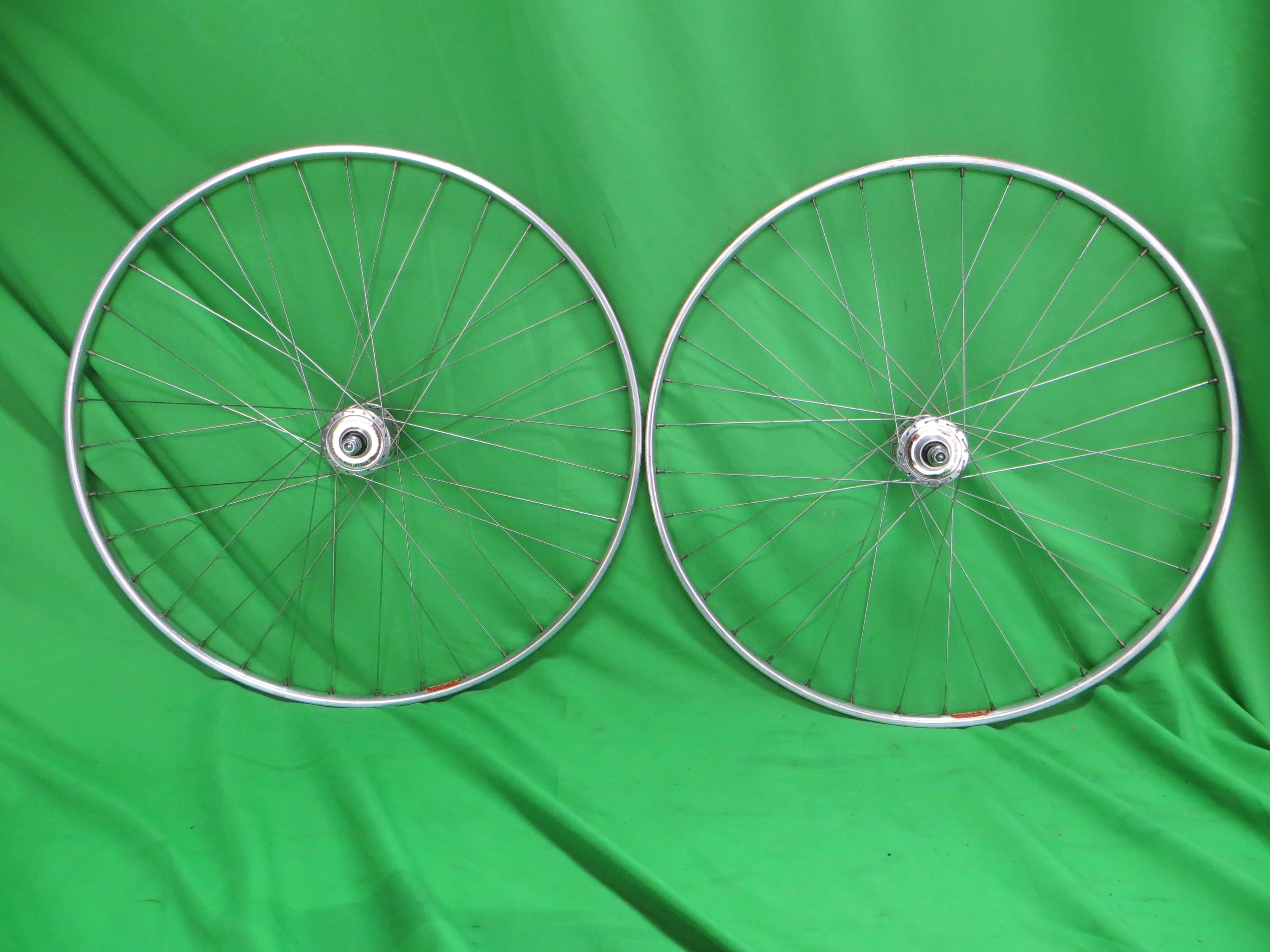 Araya Gold World Champion 16B NJS 700c Tubular NJS Rims, Suntour Superbe Pro NJS Hubs 36H 120mm (26032501)