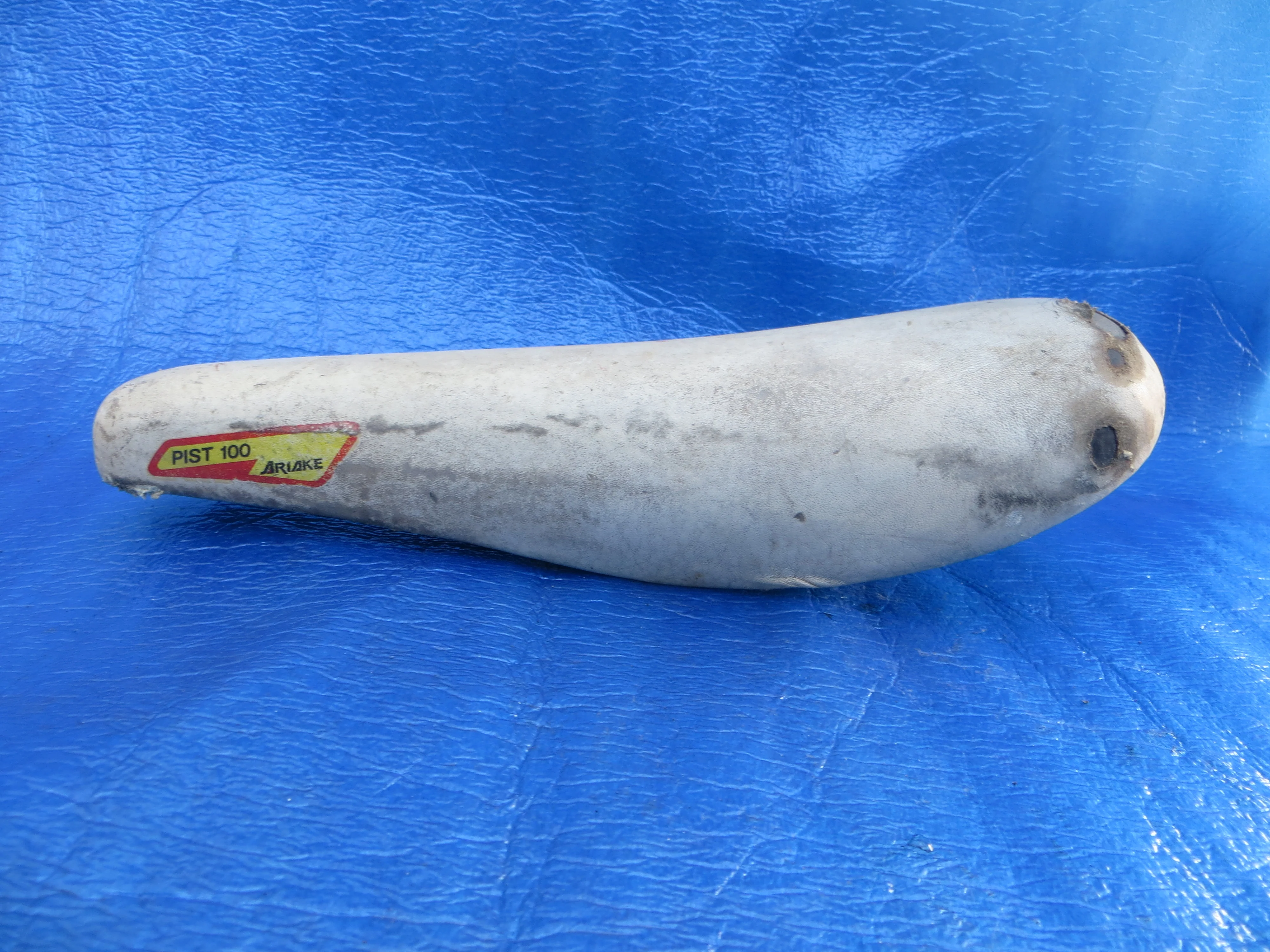 Ariake Pist 100 Unpadded 44mm Rail Saddle NJS Approved (24120609) - Image 2