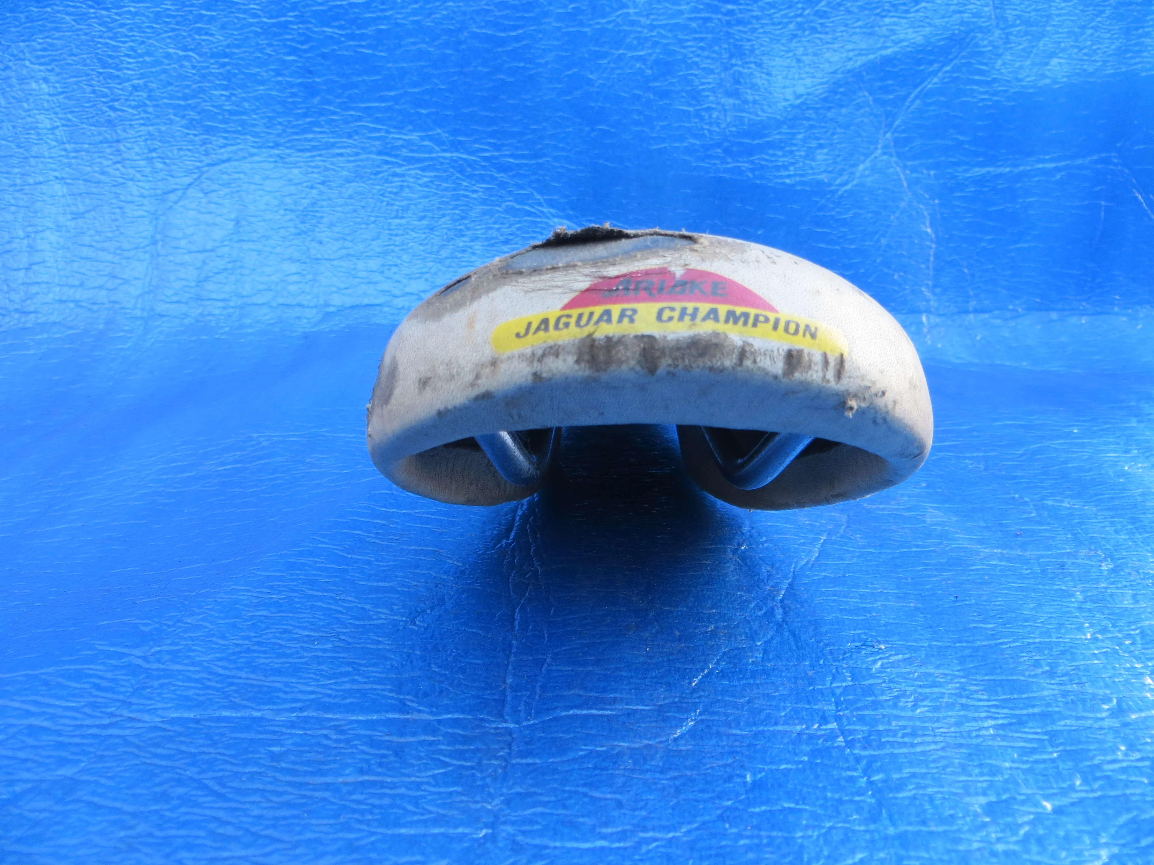 Ariake Pist 100 Unpadded 44mm Rail Saddle NJS Approved (24120609) - Image 4