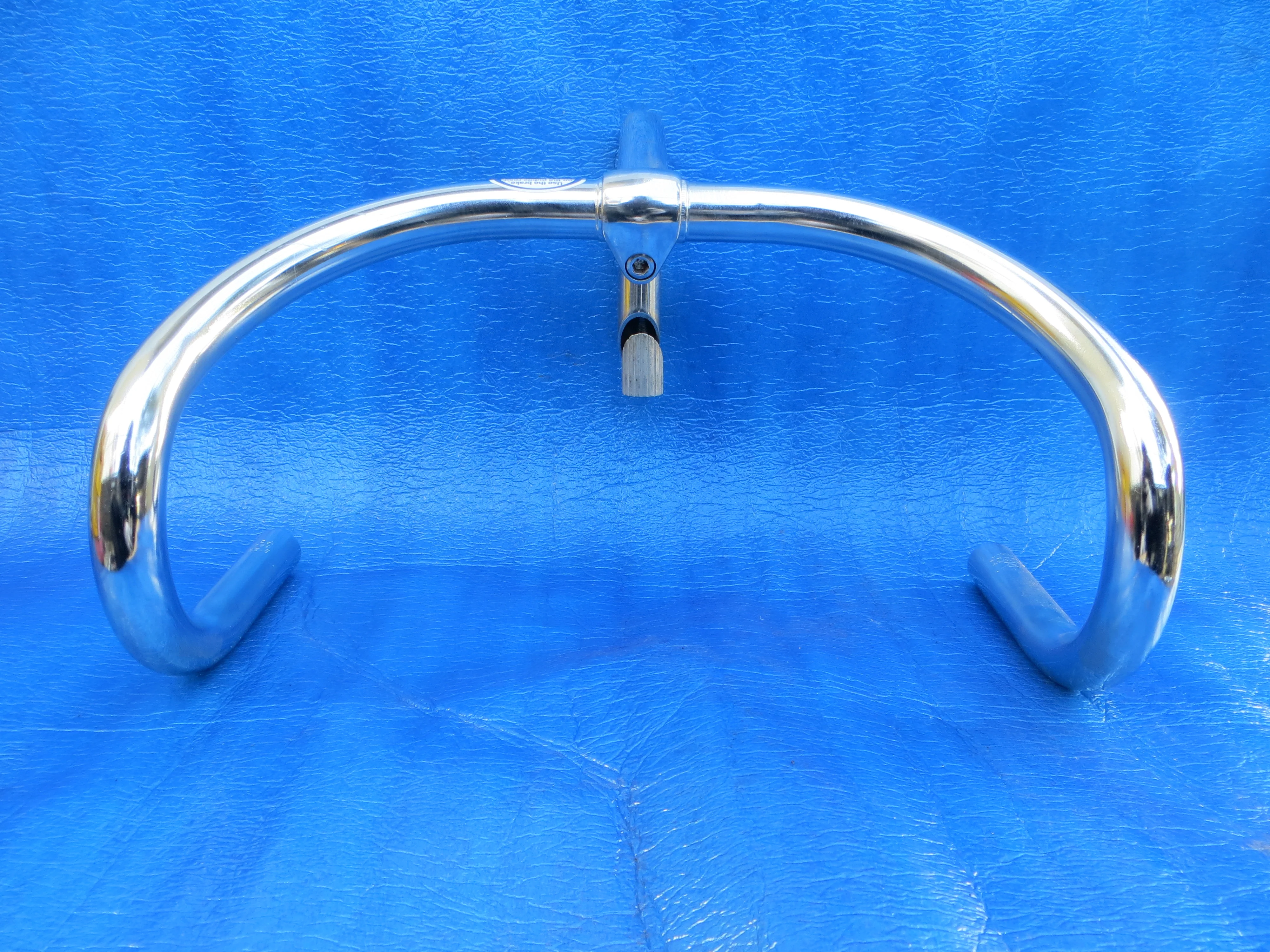 B123 360mm Steel NJS Handlebar, Nitto Jaguar 105mm/65 degree Steel NJS Stem (25021509)