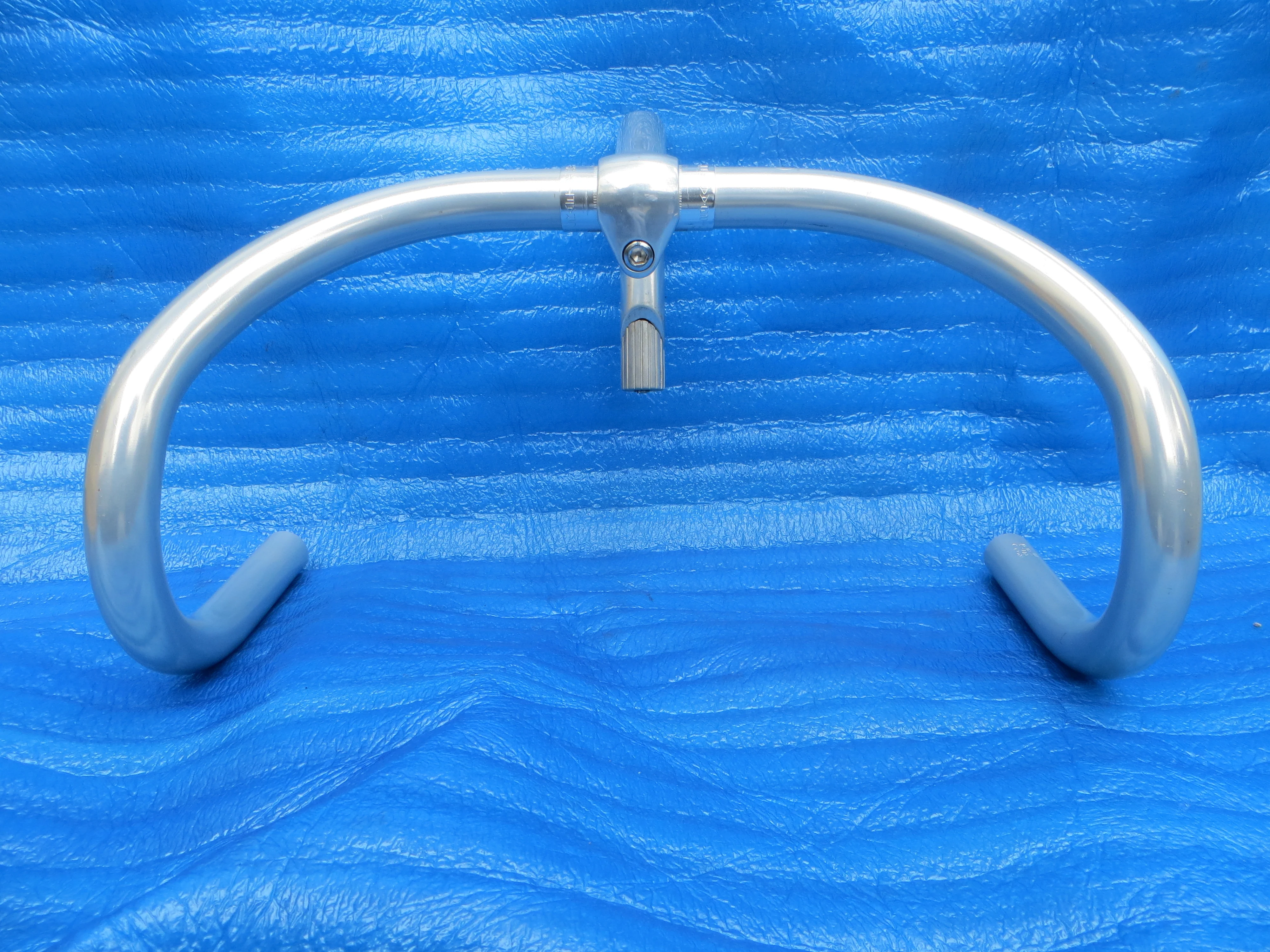 B123 370mm AA NJS Handlebar, Nitto Jaguar 110mm/58 degree AA NJS Stem (26022003)